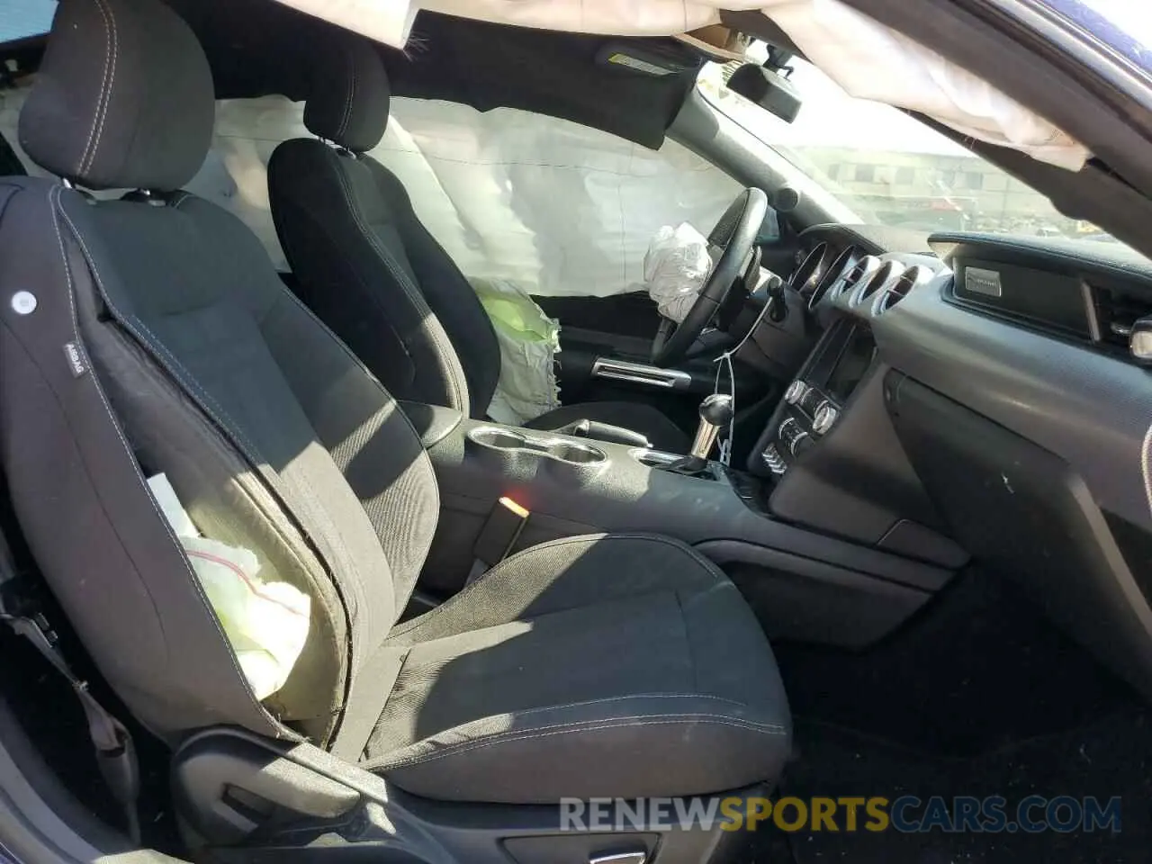 10 fotografías del automóvil dañado 1FA6P8TH8K5130433 FORD ALL Models 2019