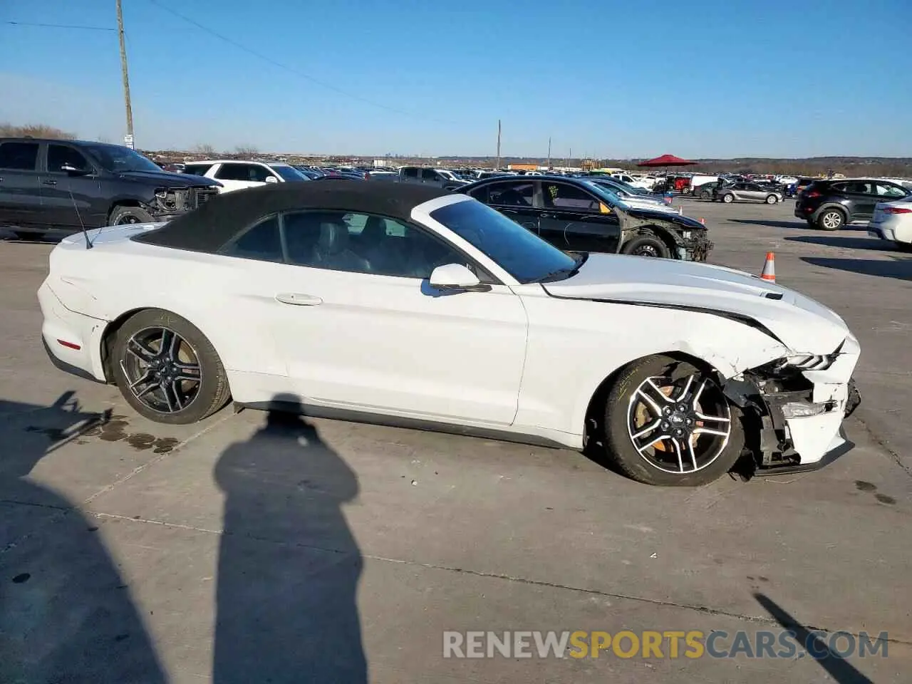 4 fotografías del automóvil dañado 1FATP8UH0K5104233 FORD ALL Models 2019