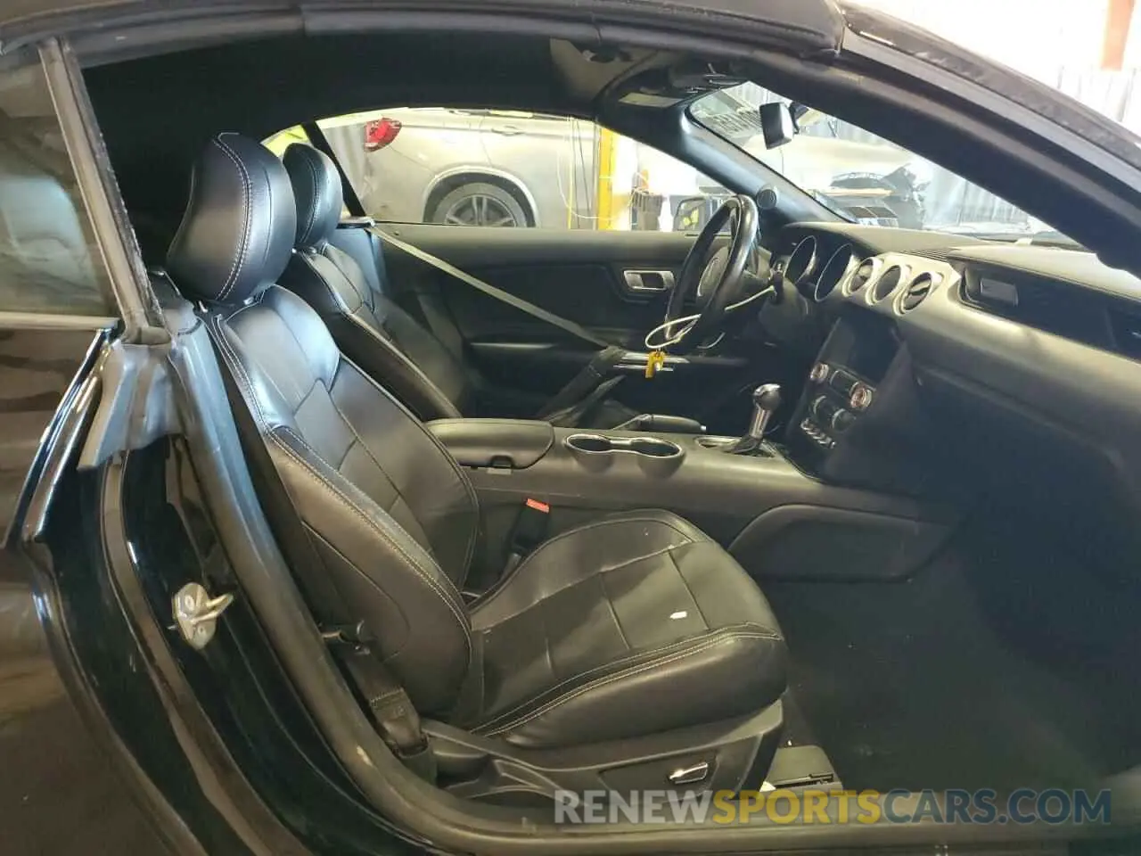 7 fotografías del automóvil dañado 1FATP8UH0K5170300 FORD ALL Models 2019