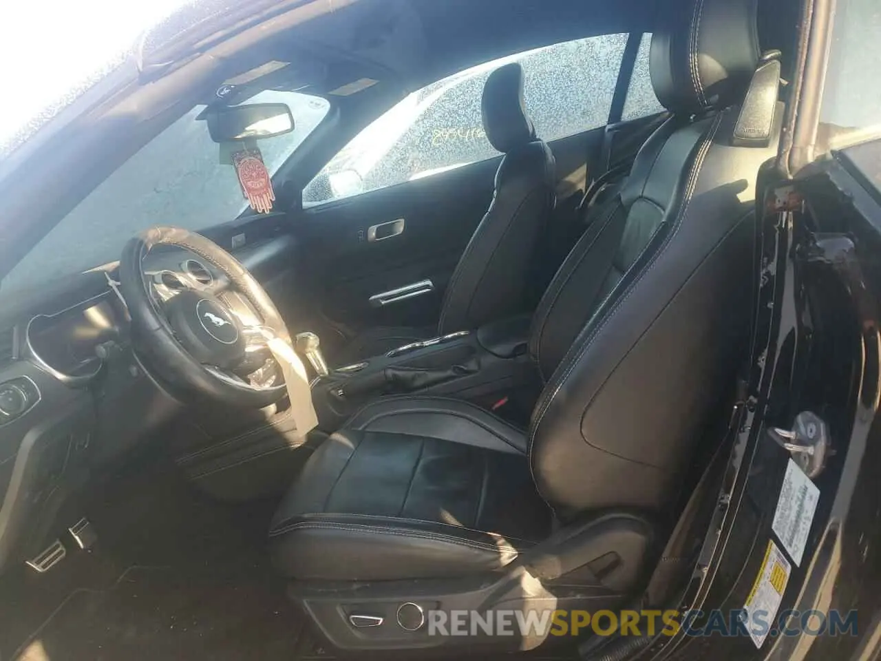 7 fotografías del automóvil dañado 1FATP8UH1K5196047 FORD ALL Models 2019