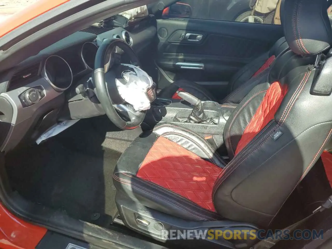 7 fotografías del automóvil dañado 1FATP8UH2K5109787 FORD ALL Models 2019