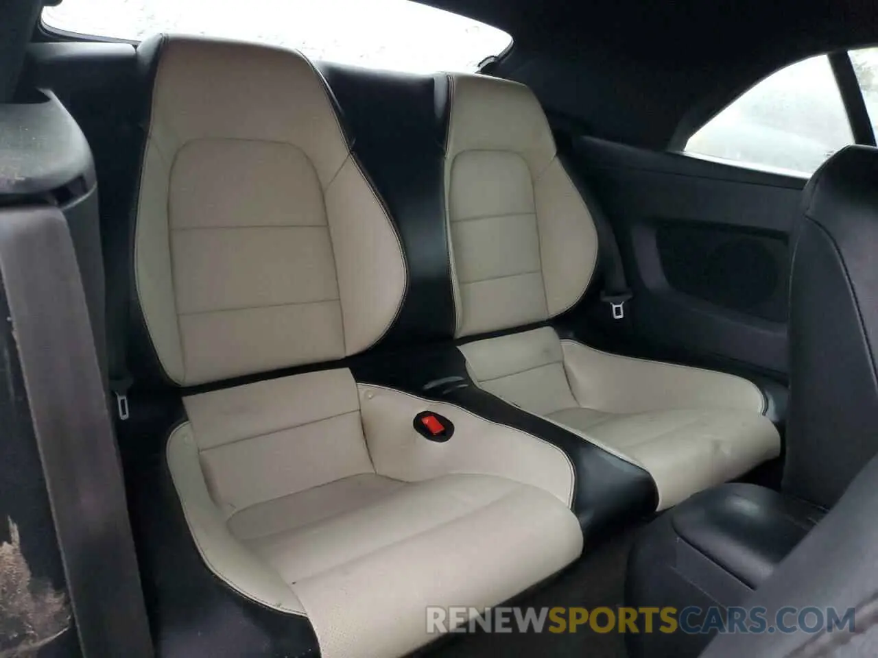 10 fotografías del automóvil dañado 1FATP8UH7K5109865 FORD ALL Models 2019