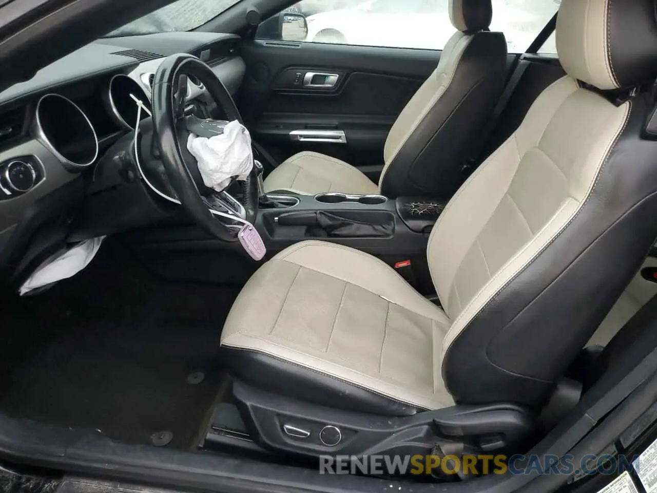 7 fotografías del automóvil dañado 1FATP8UH7K5109865 FORD ALL Models 2019