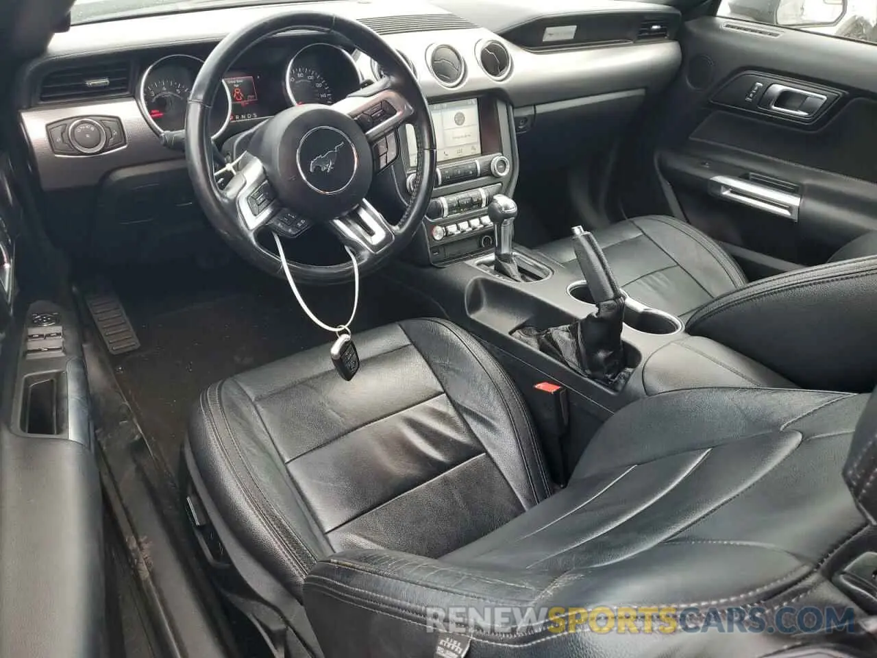 8 fotografías del automóvil dañado 1FATP8UHXK5129463 FORD ALL Models 2019