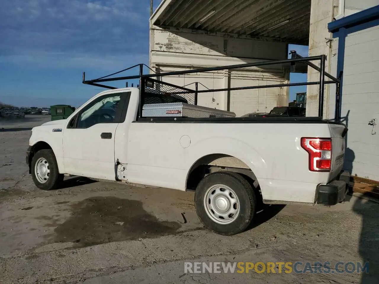 2 fotografías del automóvil dañado 1FTMF1C55KKD15882 FORD All Models 2019