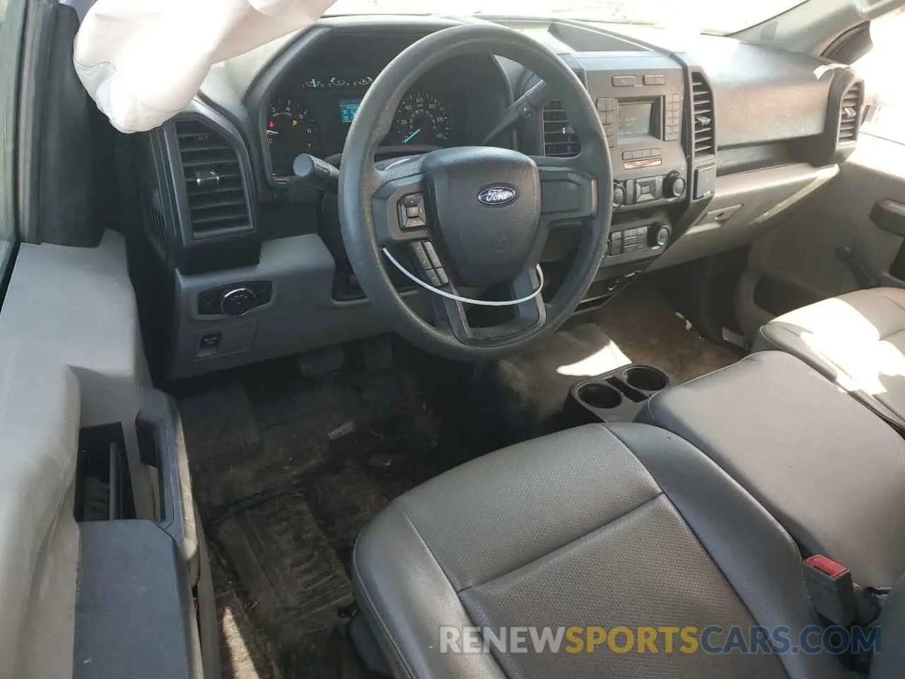 8 fotografías del automóvil dañado 1FTMF1C55KKD15882 FORD All Models 2019