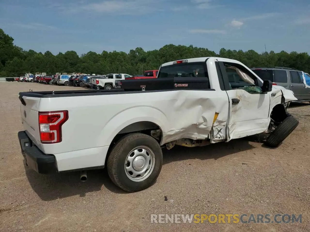 3 fotografías del automóvil dañado 1FTMF1CB2KKC01067 FORD All Models 2019