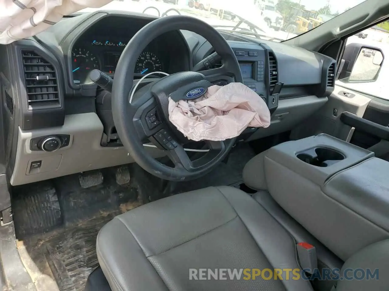 8 fotografías del automóvil dañado 1FTMF1CB5KKC06909 FORD All Models 2019
