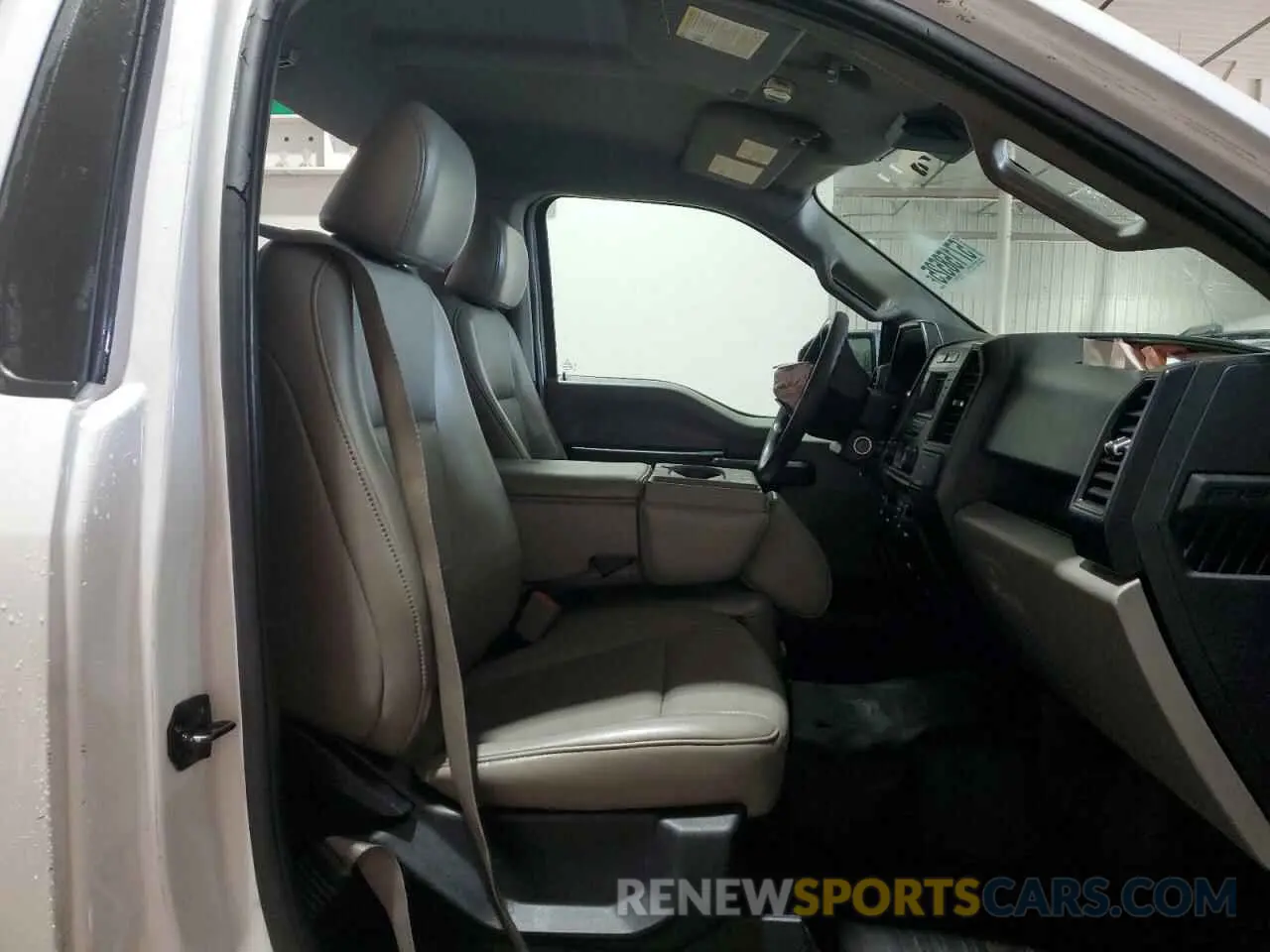 10 fotografías del automóvil dañado 1FTMF1CB5KKE68610 FORD All Models 2019
