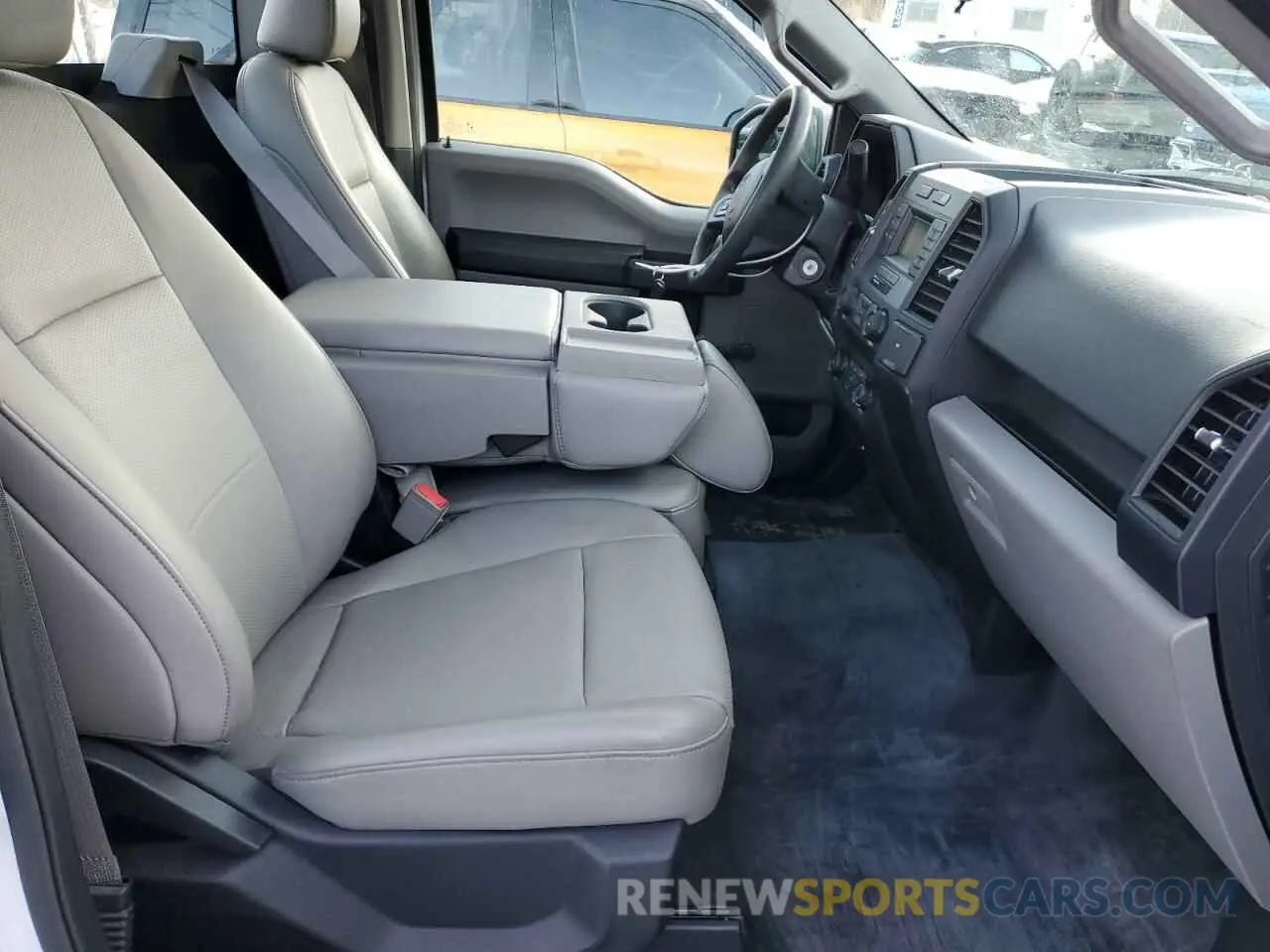 10 fotografías del automóvil dañado 1FTMF1CB6KKE99428 FORD All Models 2019