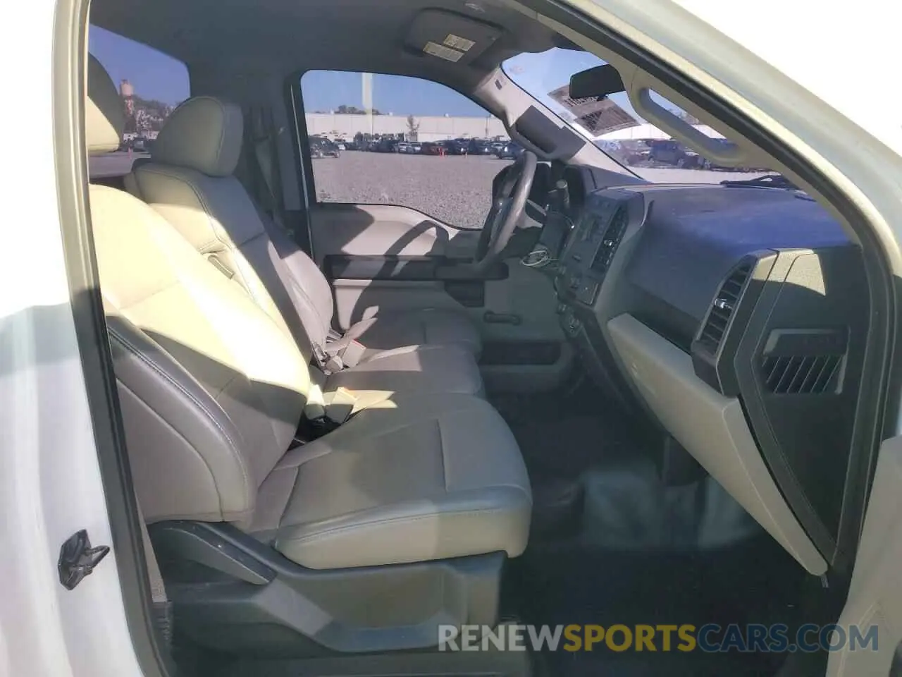 10 fotografías del automóvil dañado 1FTMF1CB9KKE21516 FORD All Models 2019