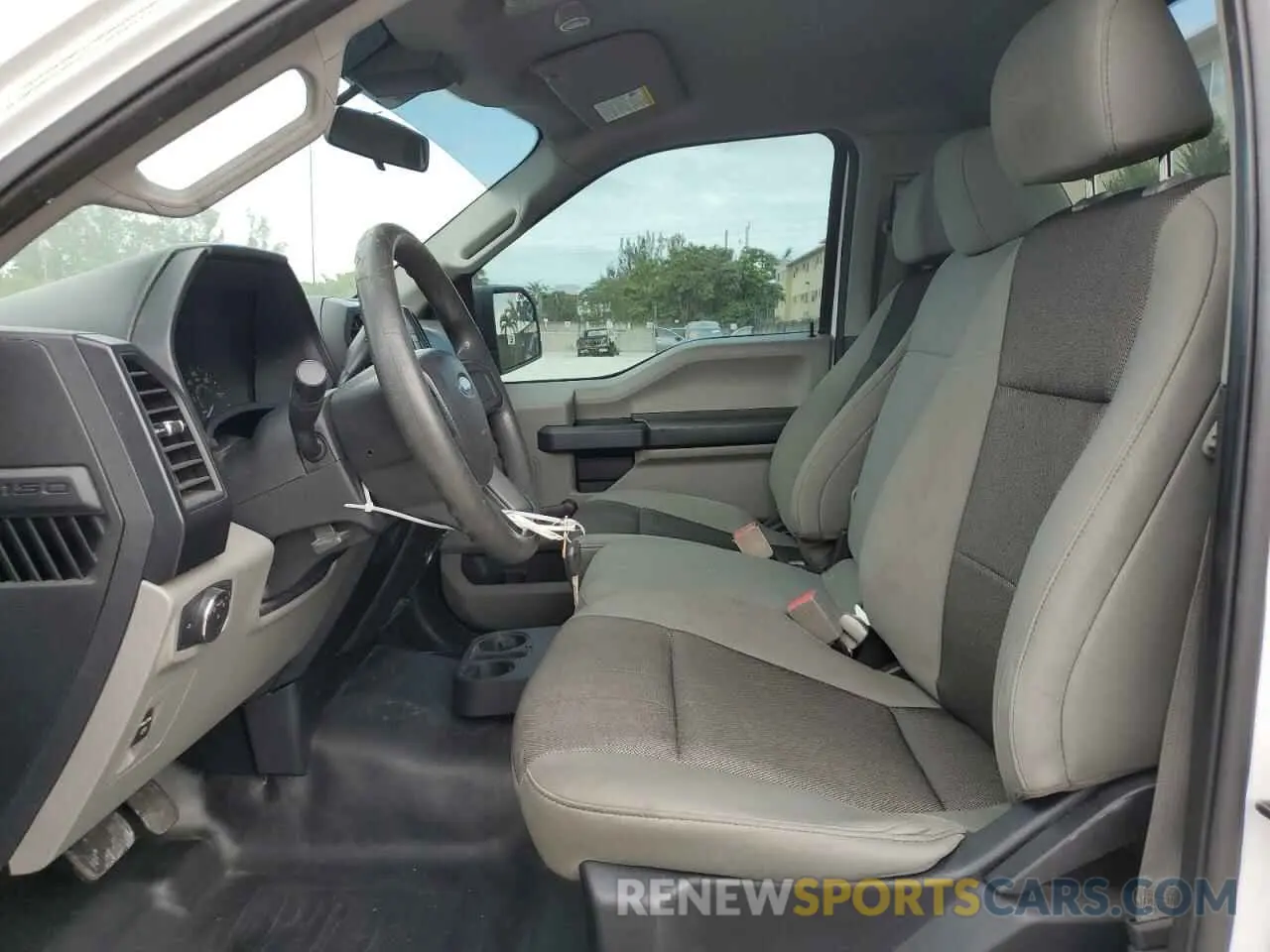 7 fotografías del automóvil dañado 1FTMF1CBXKKE44903 FORD All Models 2019