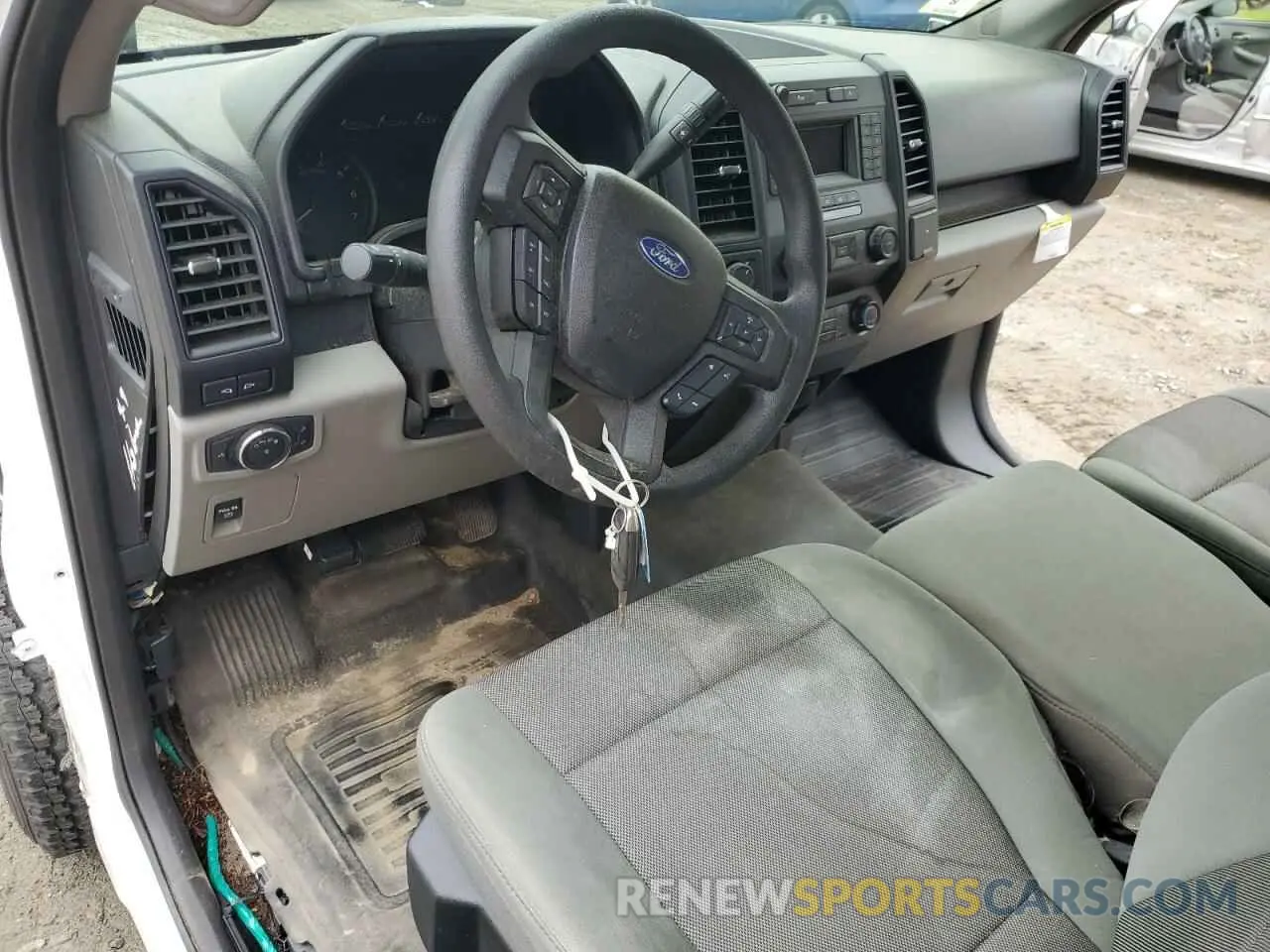 8 fotografías del automóvil dañado 1FTMF1EP3KKC92729 FORD All Models 2019