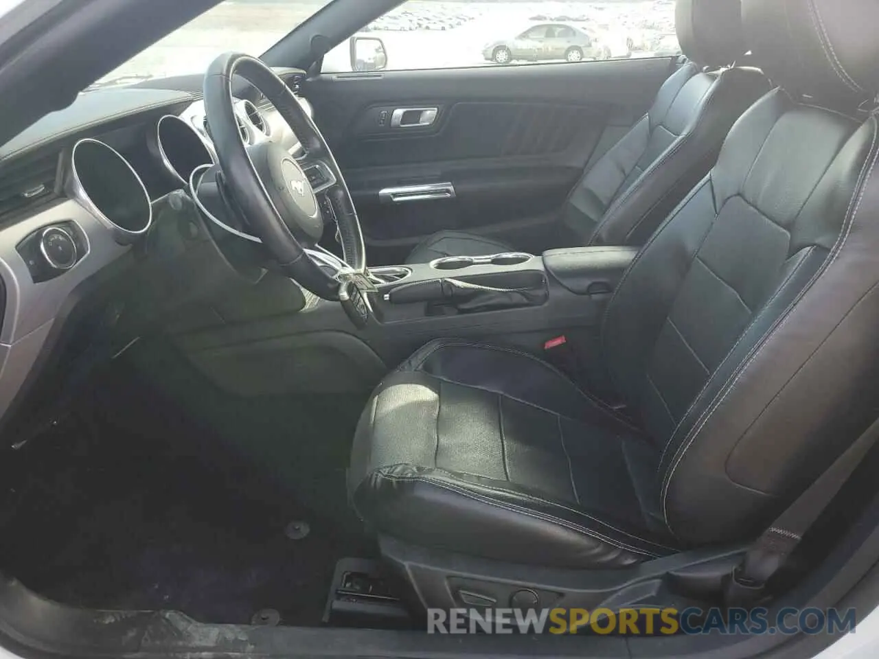 7 fotografías del automóvil dañado 1FATP8UH5L5137374 FORD ALL Models 2020