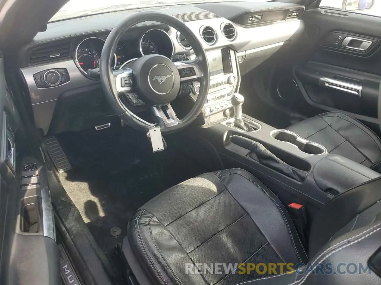 8 fotografías del automóvil dañado 1FATP8UH5L5137374 FORD ALL Models 2020