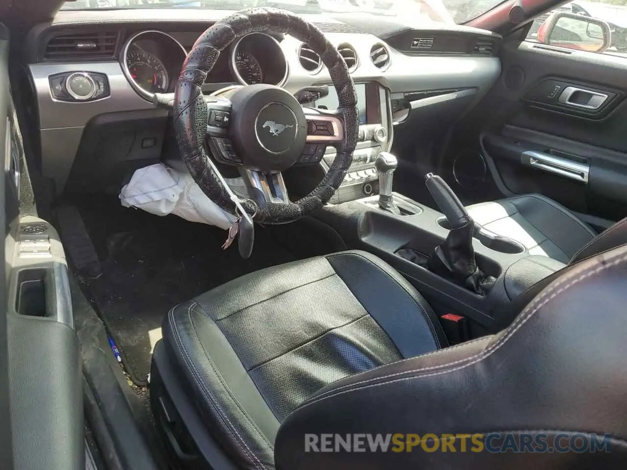 8 fotografías del automóvil dañado 1FATP8UH8L5125509 FORD ALL Models 2020