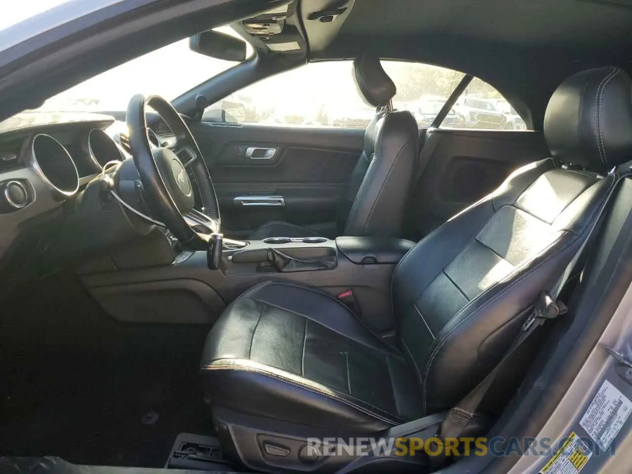 7 fotografías del automóvil dañado 1FATP8UH9L5125597 FORD ALL Models 2020