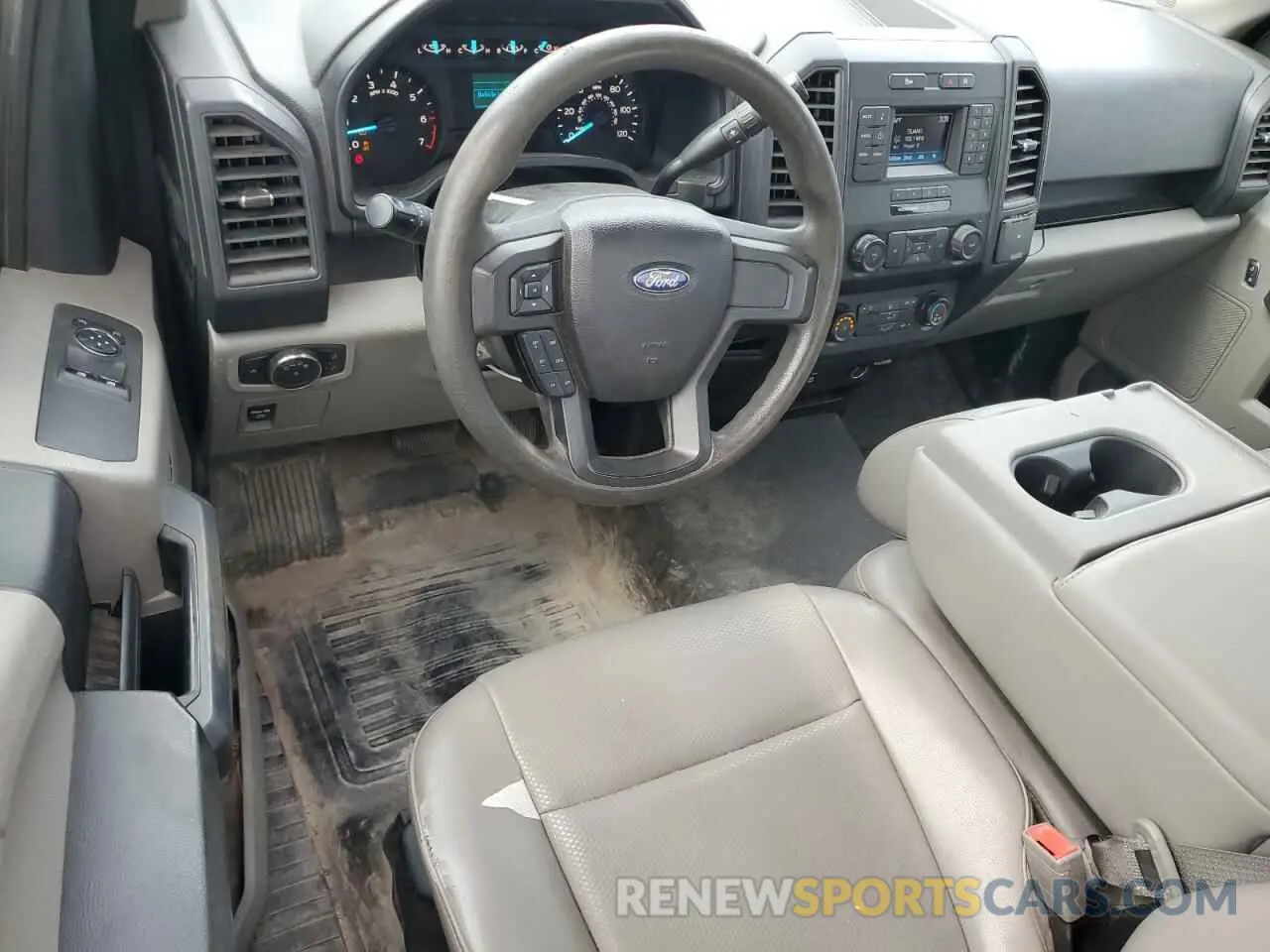 8 fotografías del automóvil dañado 1FTMF1C58LKE10017 FORD All Models 2020