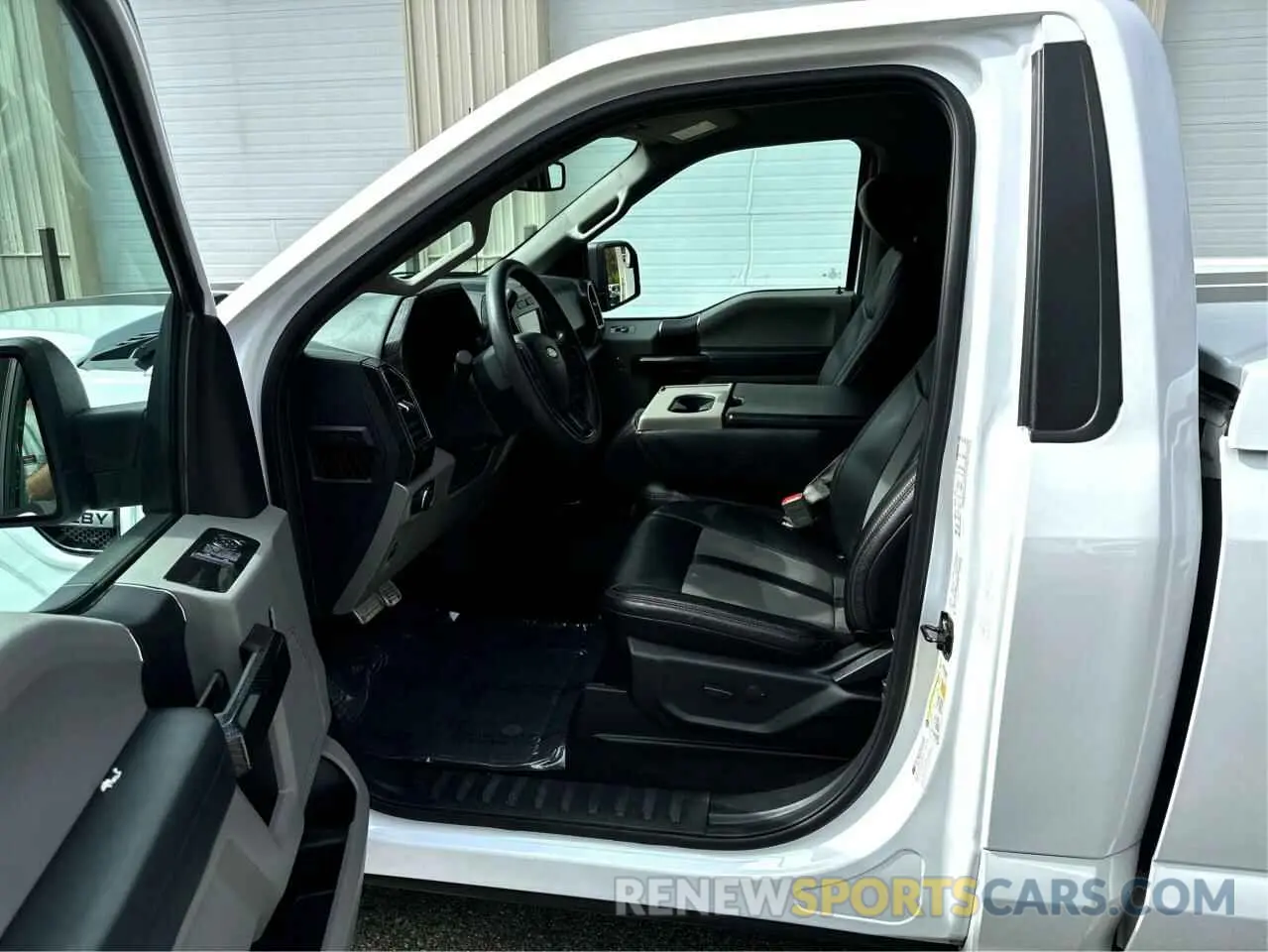5 fotografías del automóvil dañado 1FTMF1E53LKD69342 FORD All Models 2020