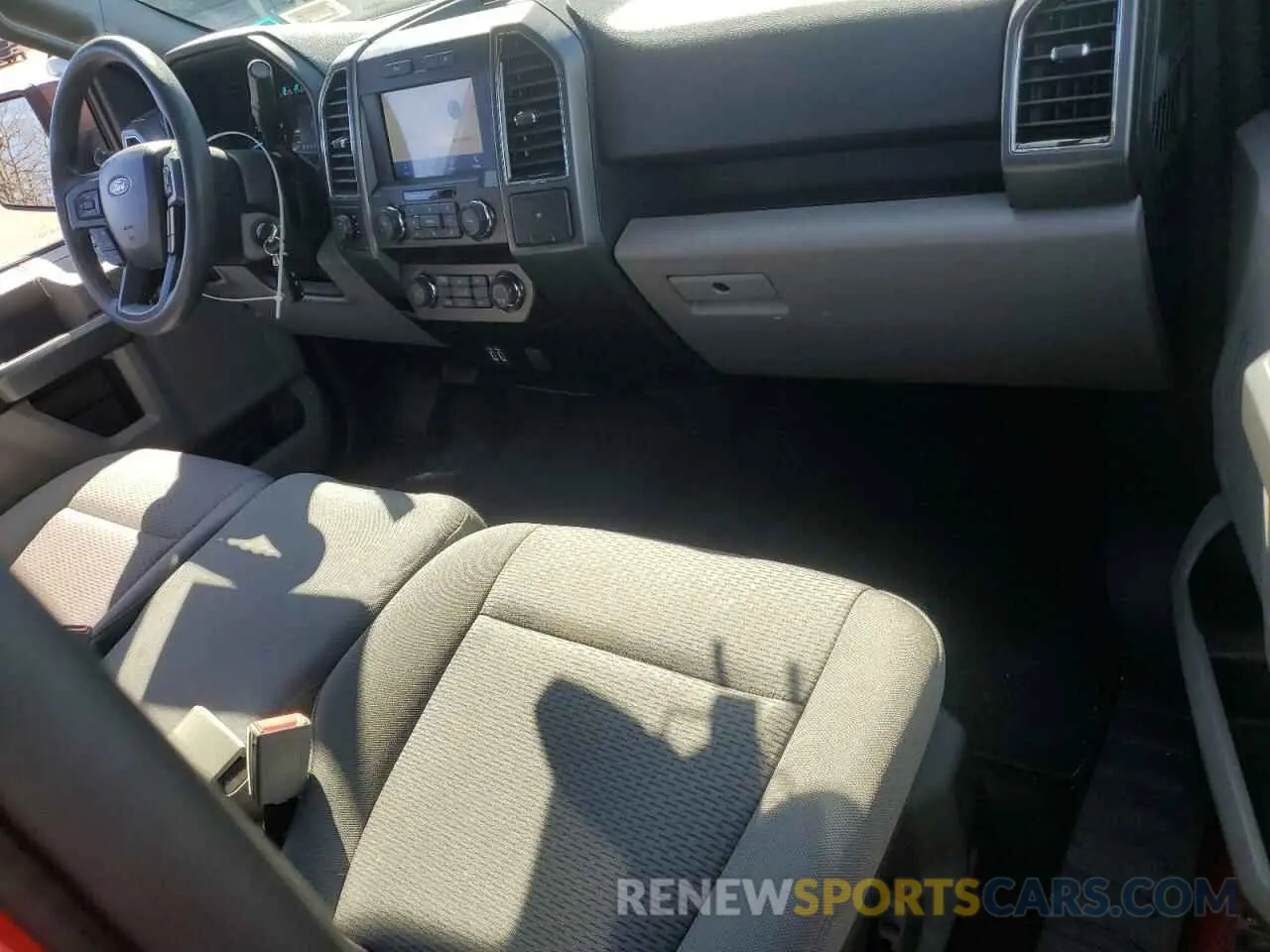 8 fotografías del automóvil dañado 1FTMF1EB0LKF05819 FORD All Models 2020
