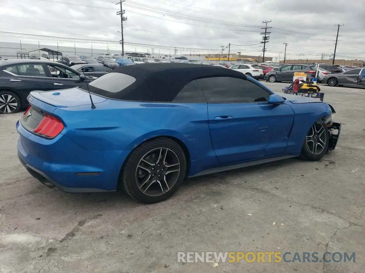 3 fotografías del automóvil dañado 1FATP8UH4M5116128 FORD ALL Models 2021
