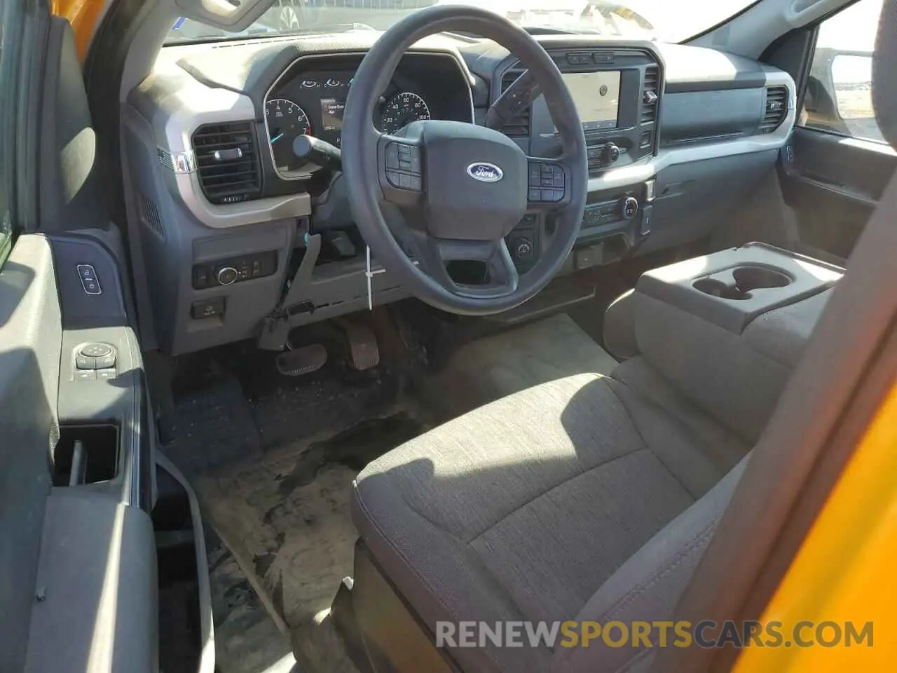 8 fotografías del automóvil dañado 1FTMF1C56MKD34668 FORD All Models 2021