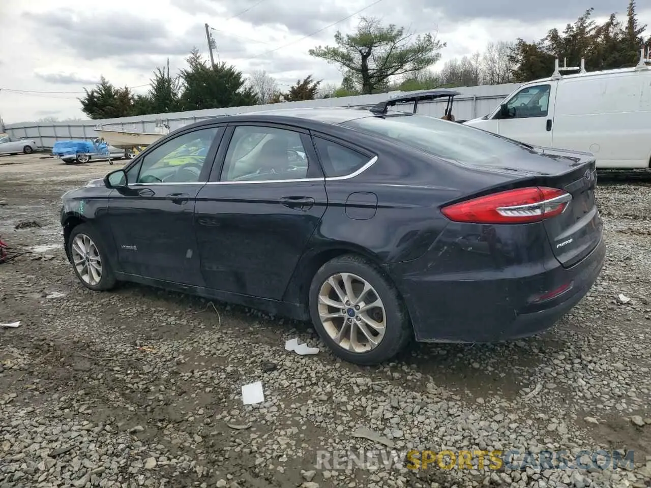 2 fotografías del automóvil dañado 3FA6P0LU1KR111203 FORD ALL Models 2021