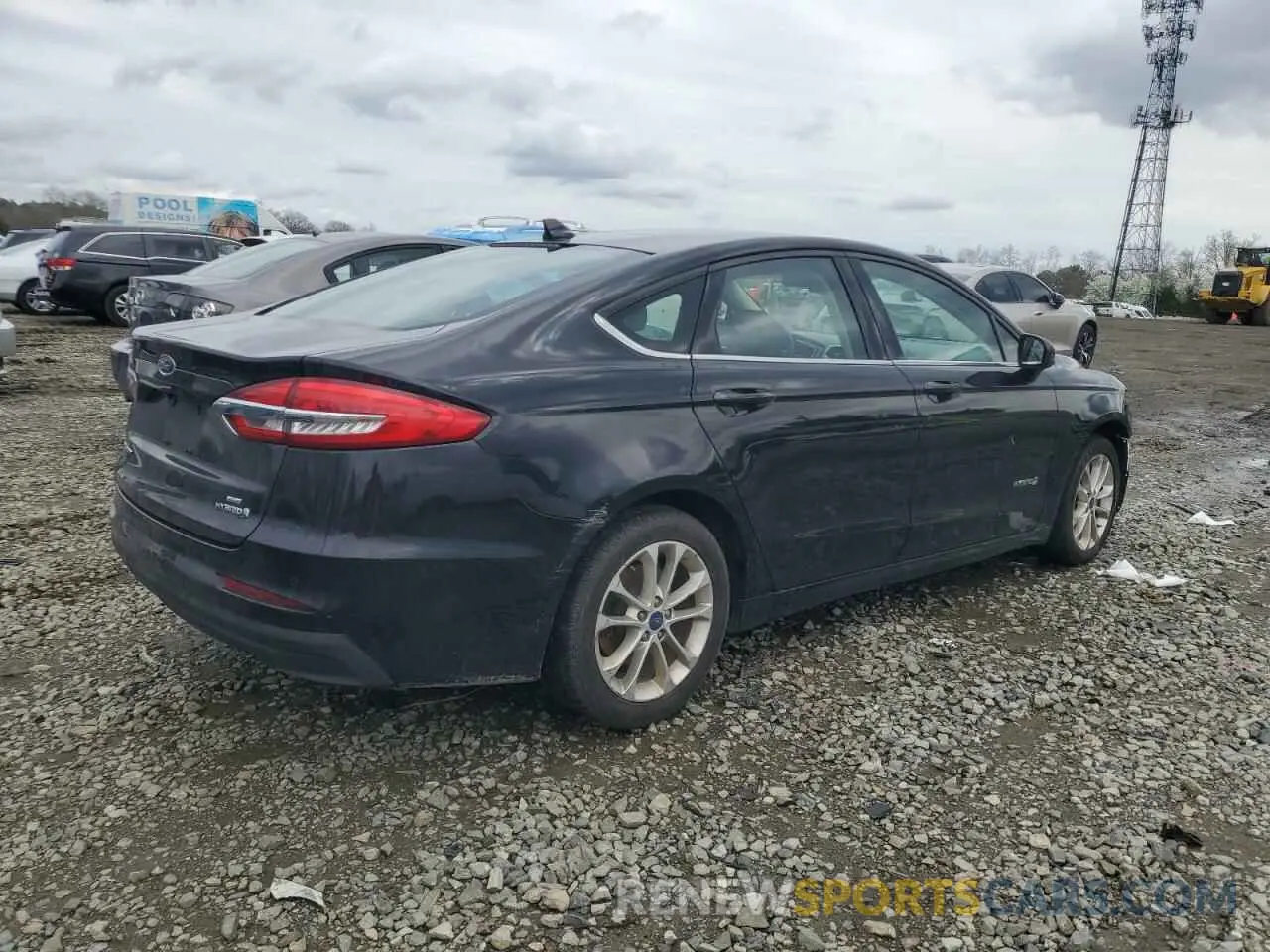 3 fotografías del automóvil dañado 3FA6P0LU1KR111203 FORD ALL Models 2021