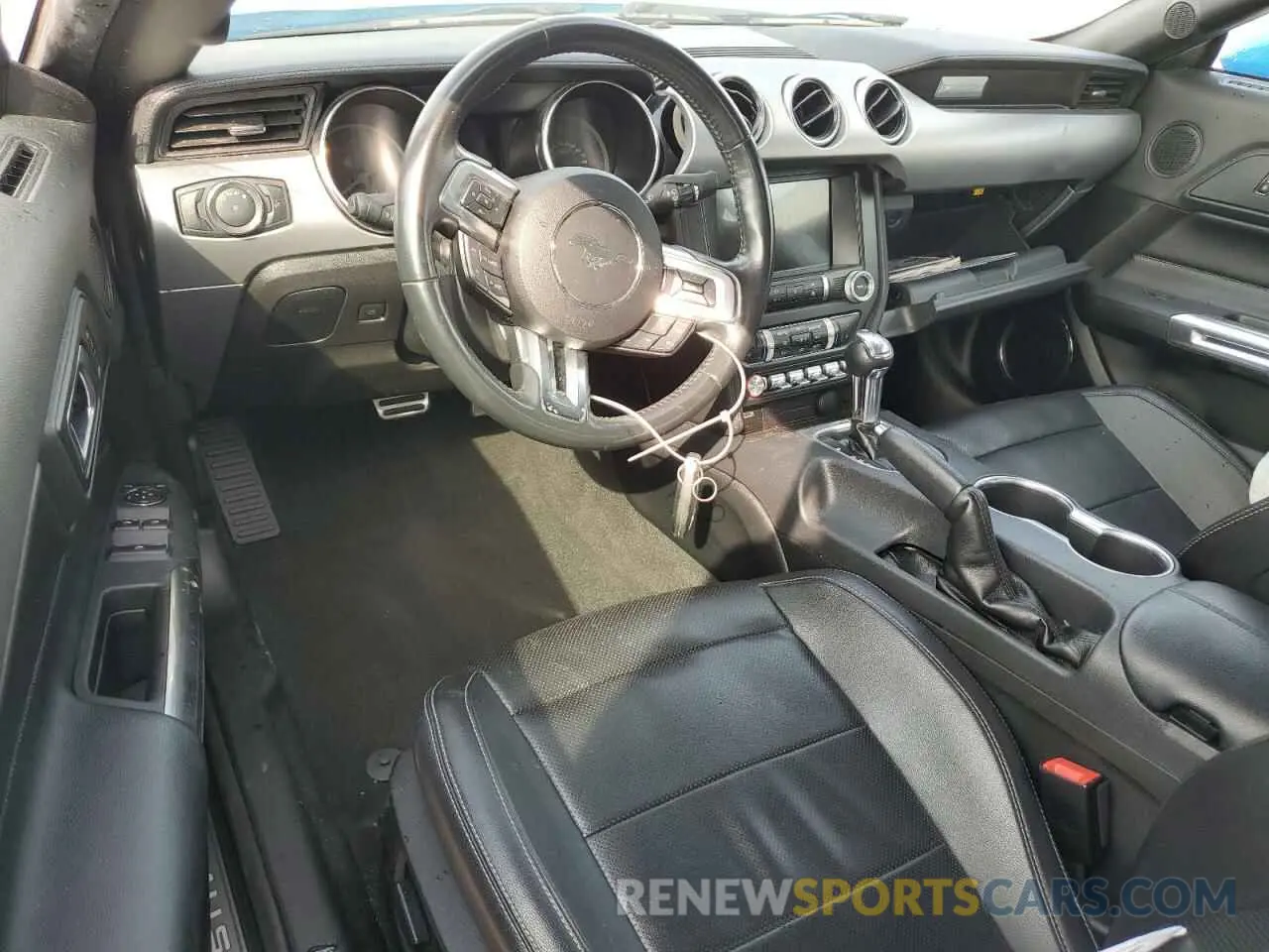 8 fotografías del automóvil dañado 1FATP8UH3N5115604 FORD ALL Models 2022