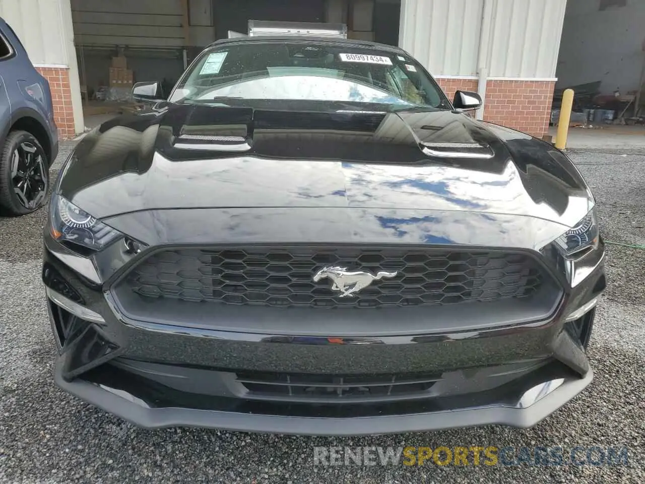 5 fotografías del automóvil dañado 1FATP8UH5P5111475 FORD ALL Models 2023