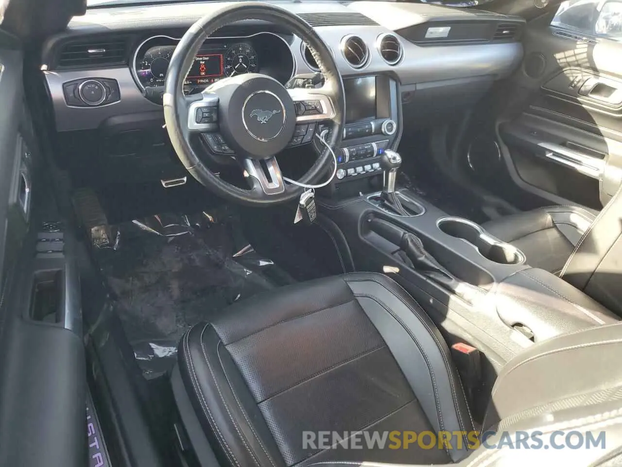 8 fotografías del automóvil dañado 1FATP8UH5P5111475 FORD ALL Models 2023