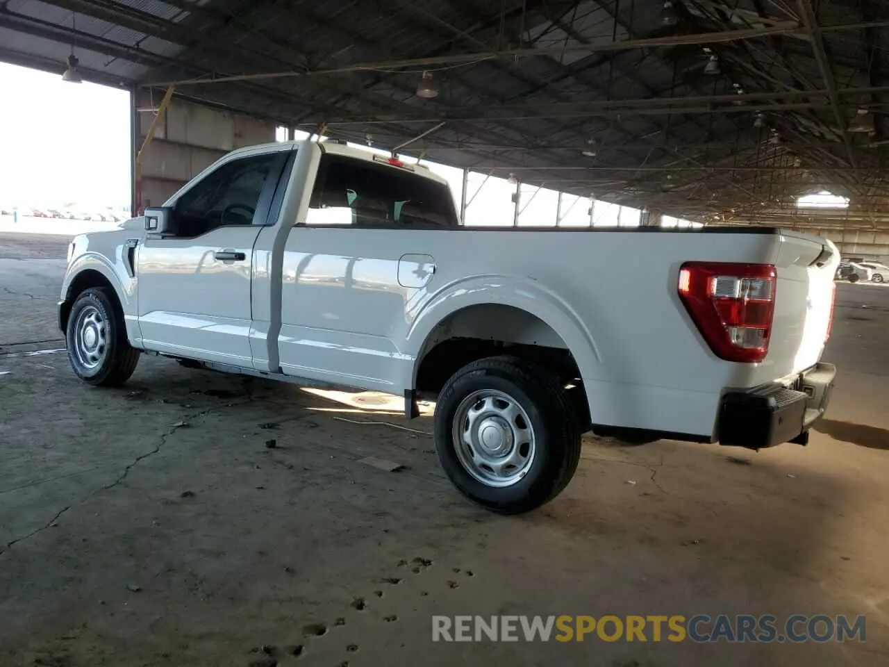 2 fotografías del automóvil dañado 1FTMF1CB3PKF61830 FORD All Models 2023