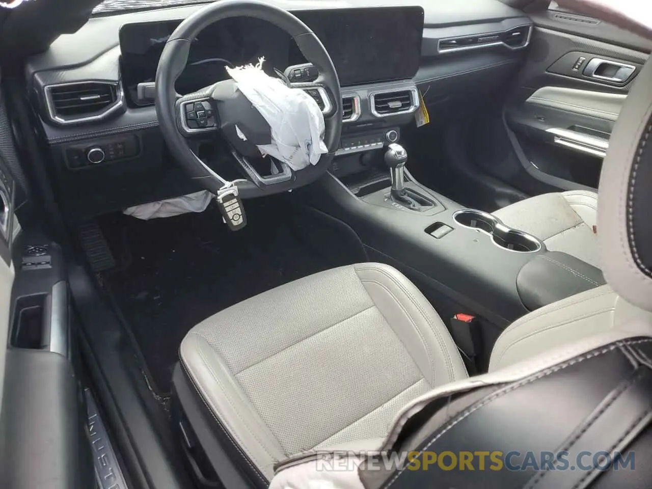 8 fotografías del automóvil dañado 1FA6P8TH2R5128171 FORD ALL Models 2024