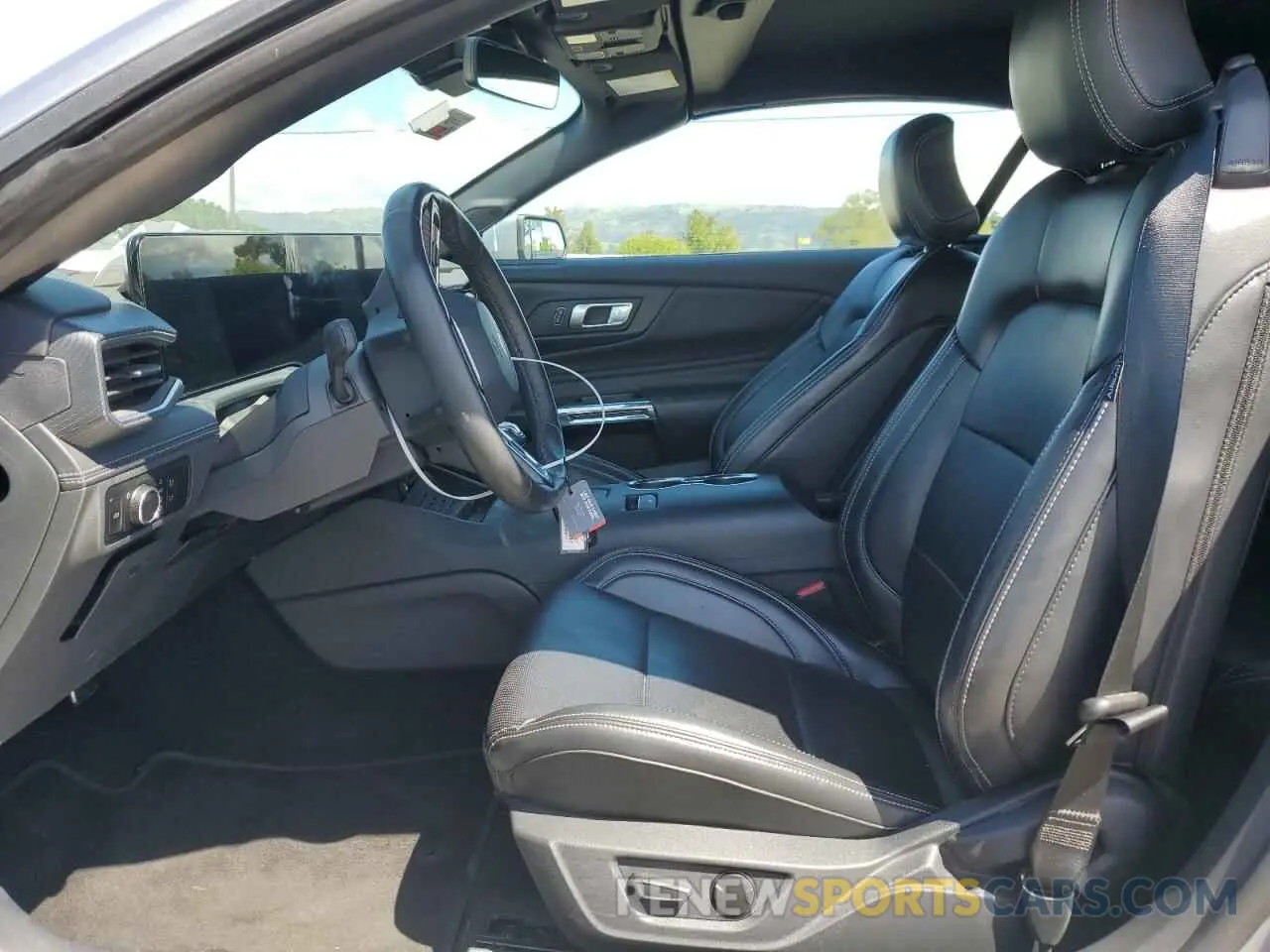 7 fotografías del automóvil dañado 1FAGP8UH0R5123442 FORD ALL Models 2024