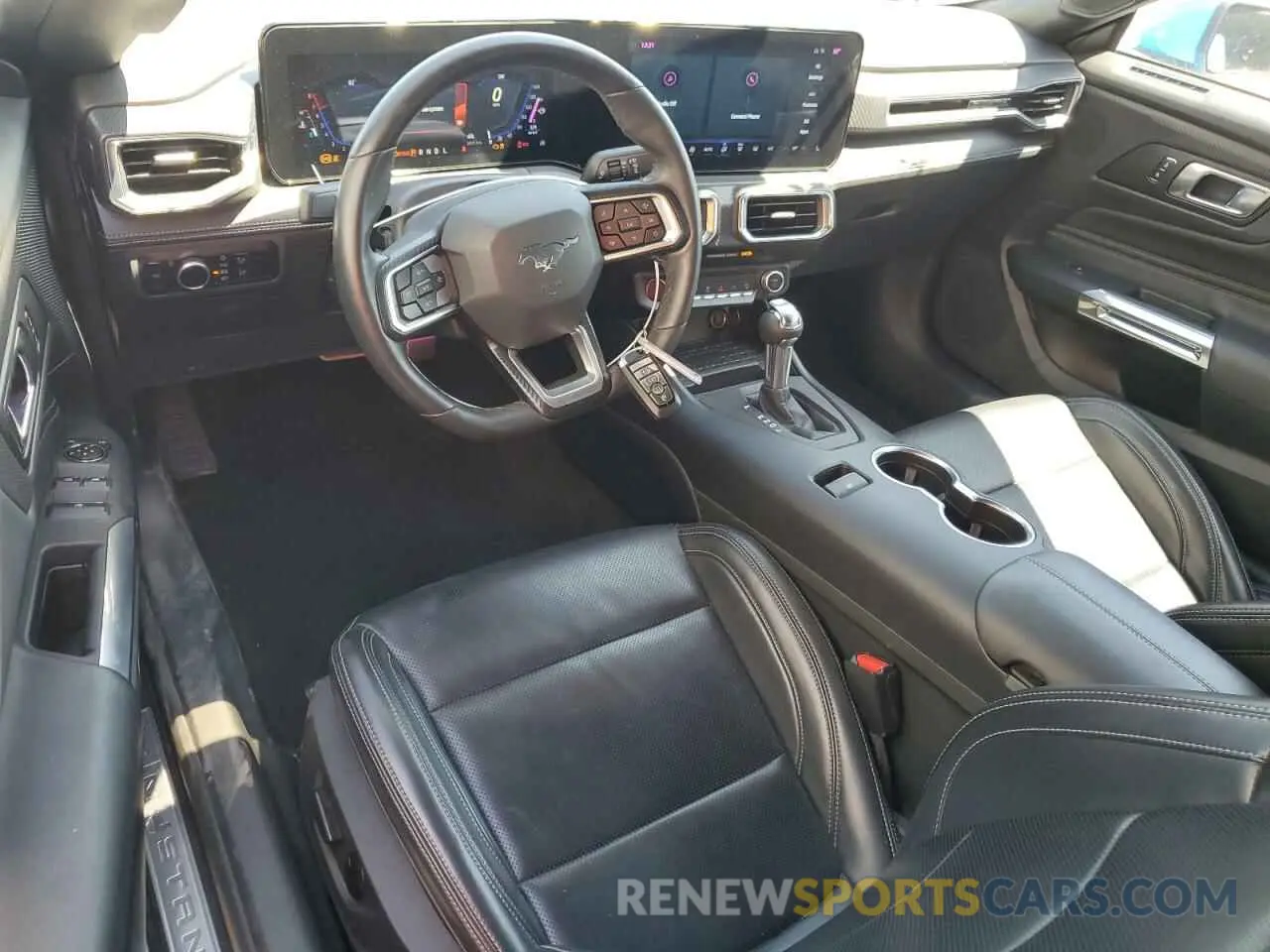 8 fotografías del automóvil dañado 1FAGP8UH7R5132705 FORD ALL Models 2024