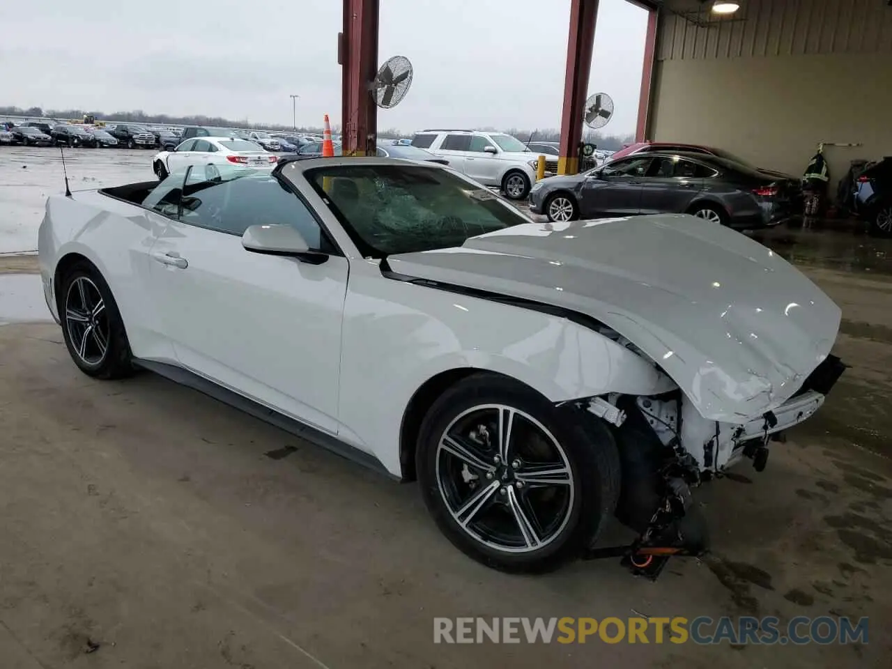 4 fotografías del automóvil dañado 1FAGP8UHXR5132536 FORD ALL Models 2024