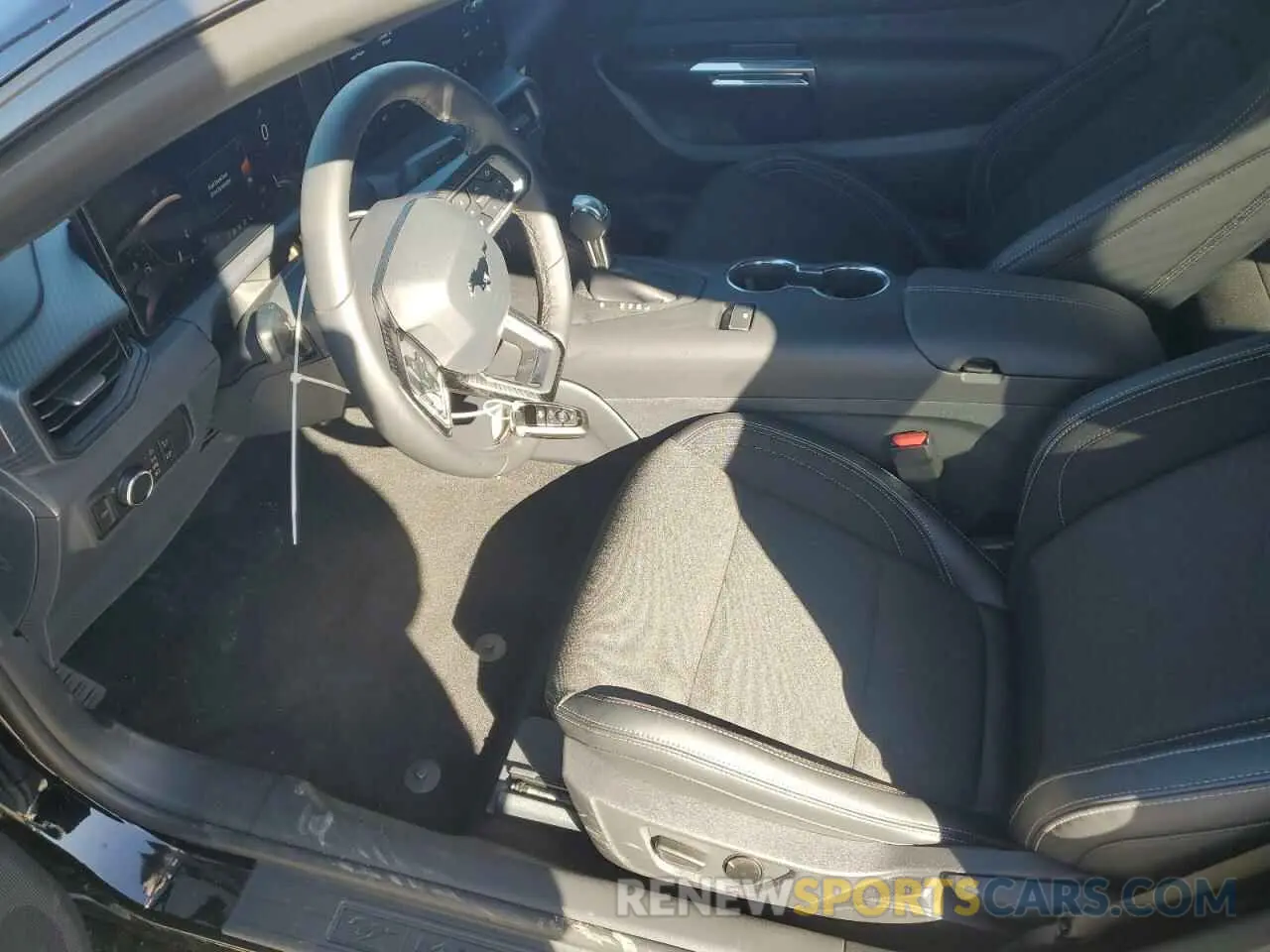 7 fotografías del automóvil dañado 1FA6P8TH2S5101557 FORD ALL Models 2025