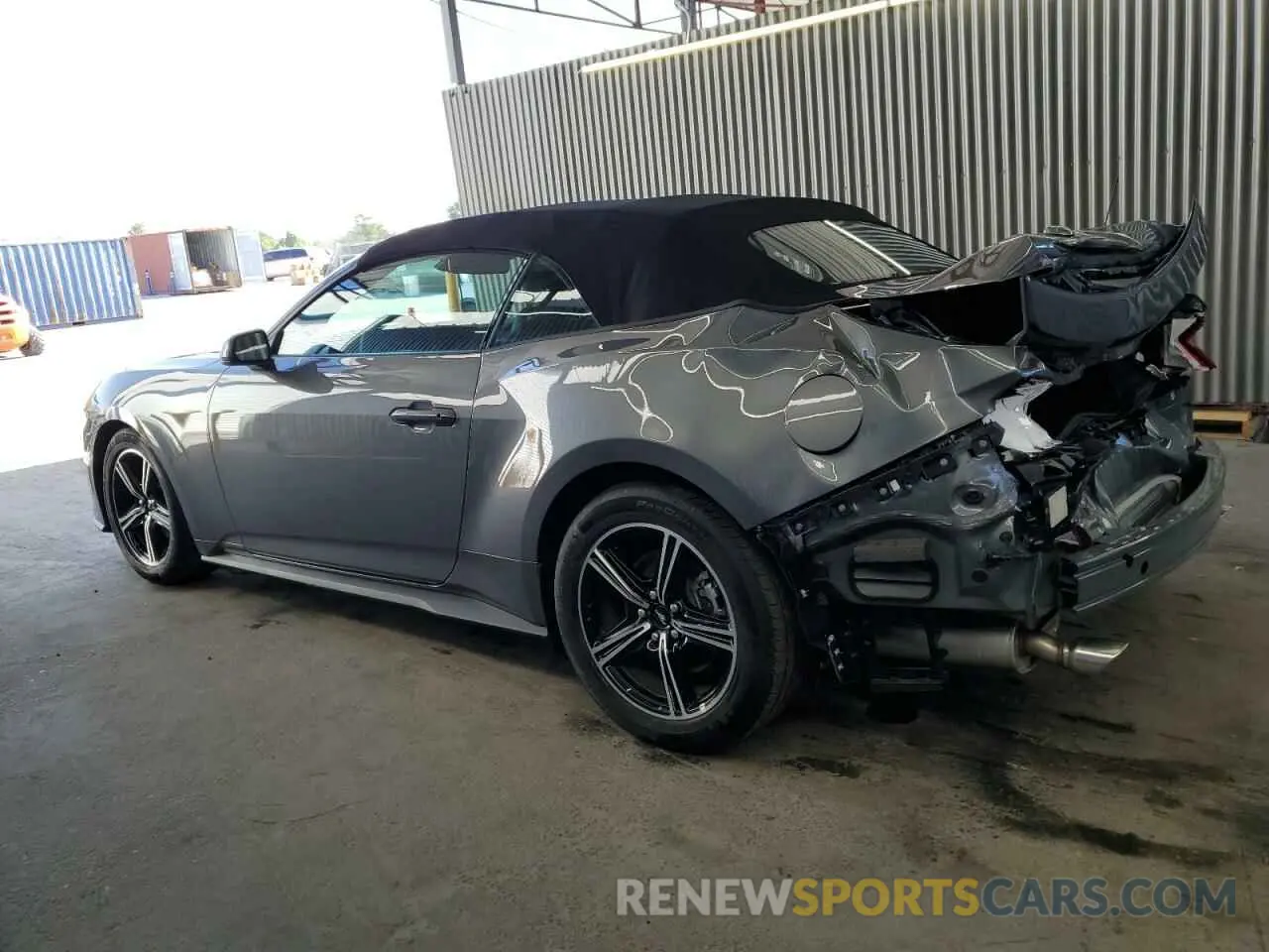 2 fotografías del automóvil dañado 1FAGP8UHXS5105858 FORD ALL Models 2025