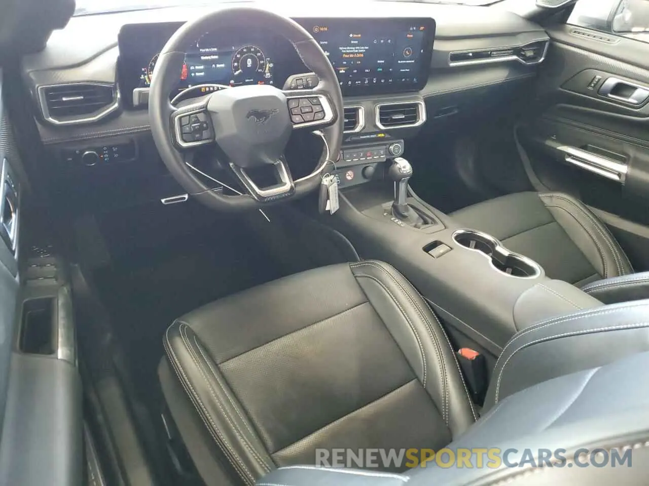 8 fotografías del automóvil dañado 1FAGP8UHXS5105858 FORD ALL Models 2025