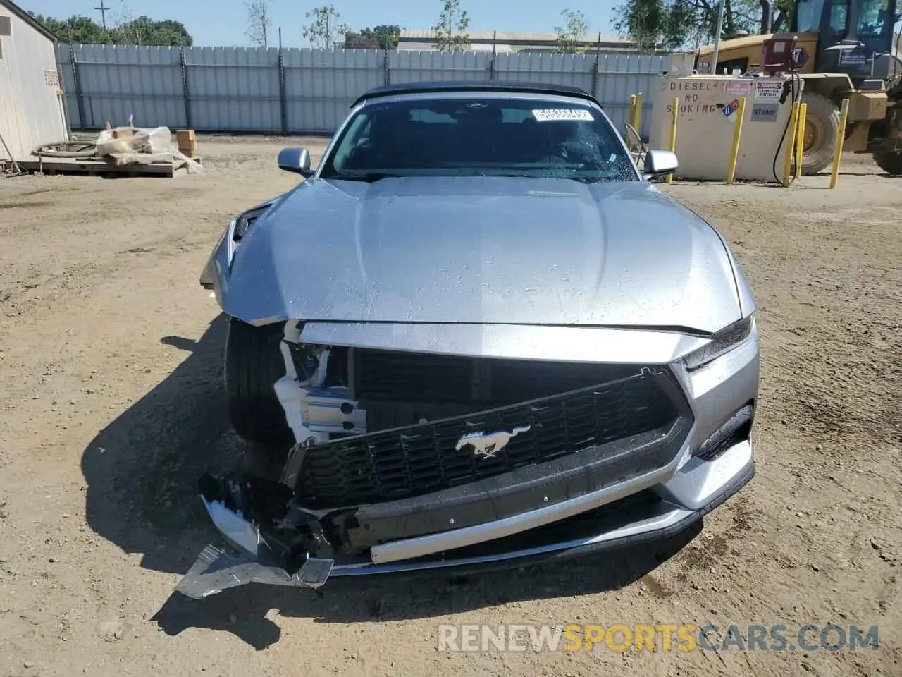 5 fotografías del automóvil dañado 1FAGP8UHXS5115130 FORD ALL Models 2025