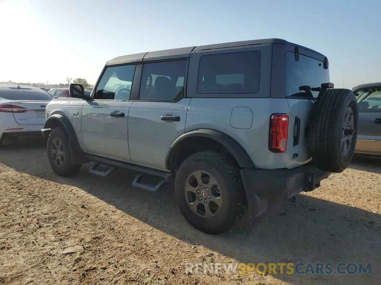 2 fotografías del automóvil dañado 1FMDE5BH9MLA89439 FORD BRONCO 2021
