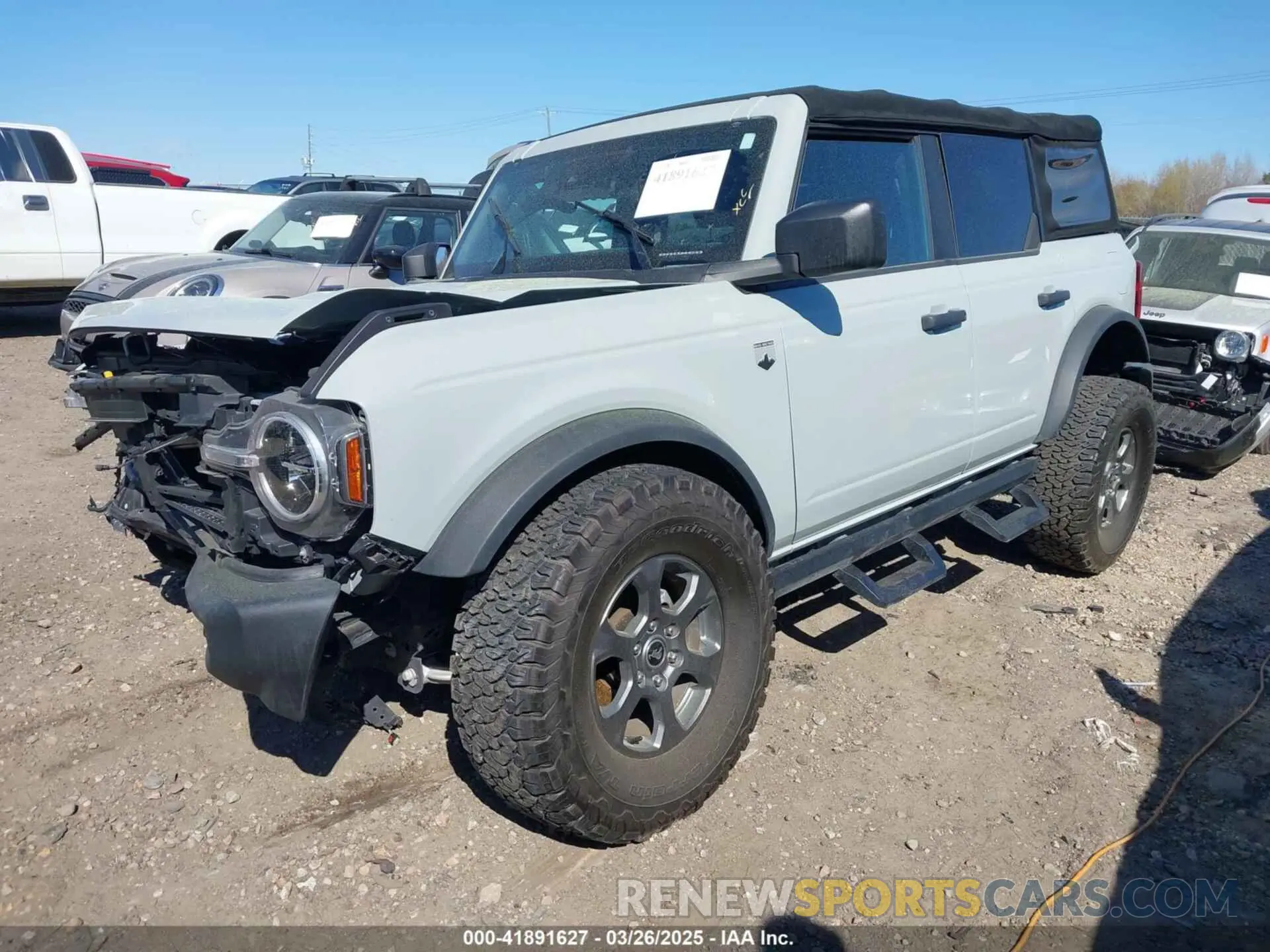 2 fotografías del automóvil dañado 1FMDE5BHXMLA84119 FORD BRONCO 2021