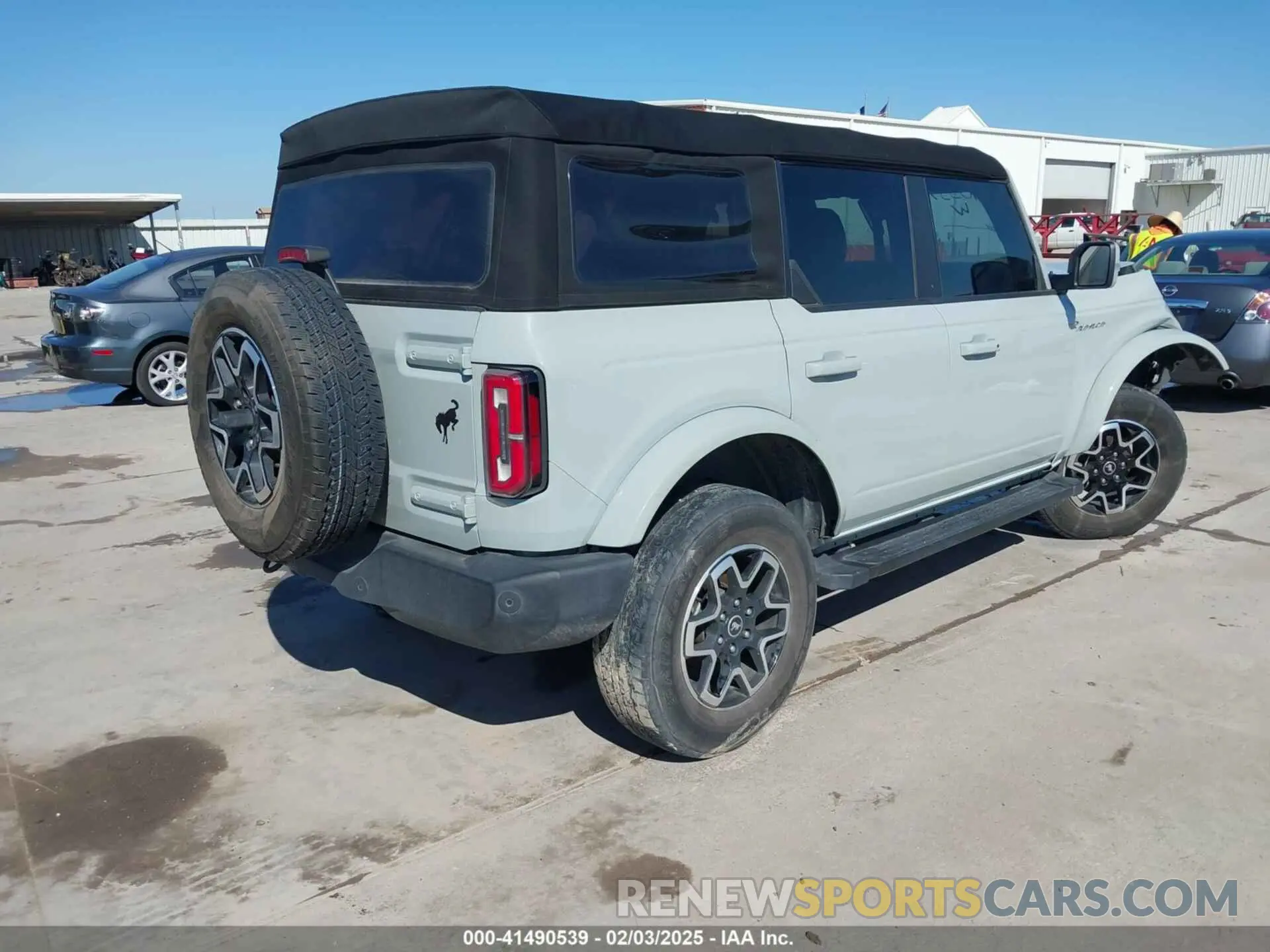 4 fotografías del automóvil dañado 1FMDE5BHXMLB06040 FORD BRONCO 2021