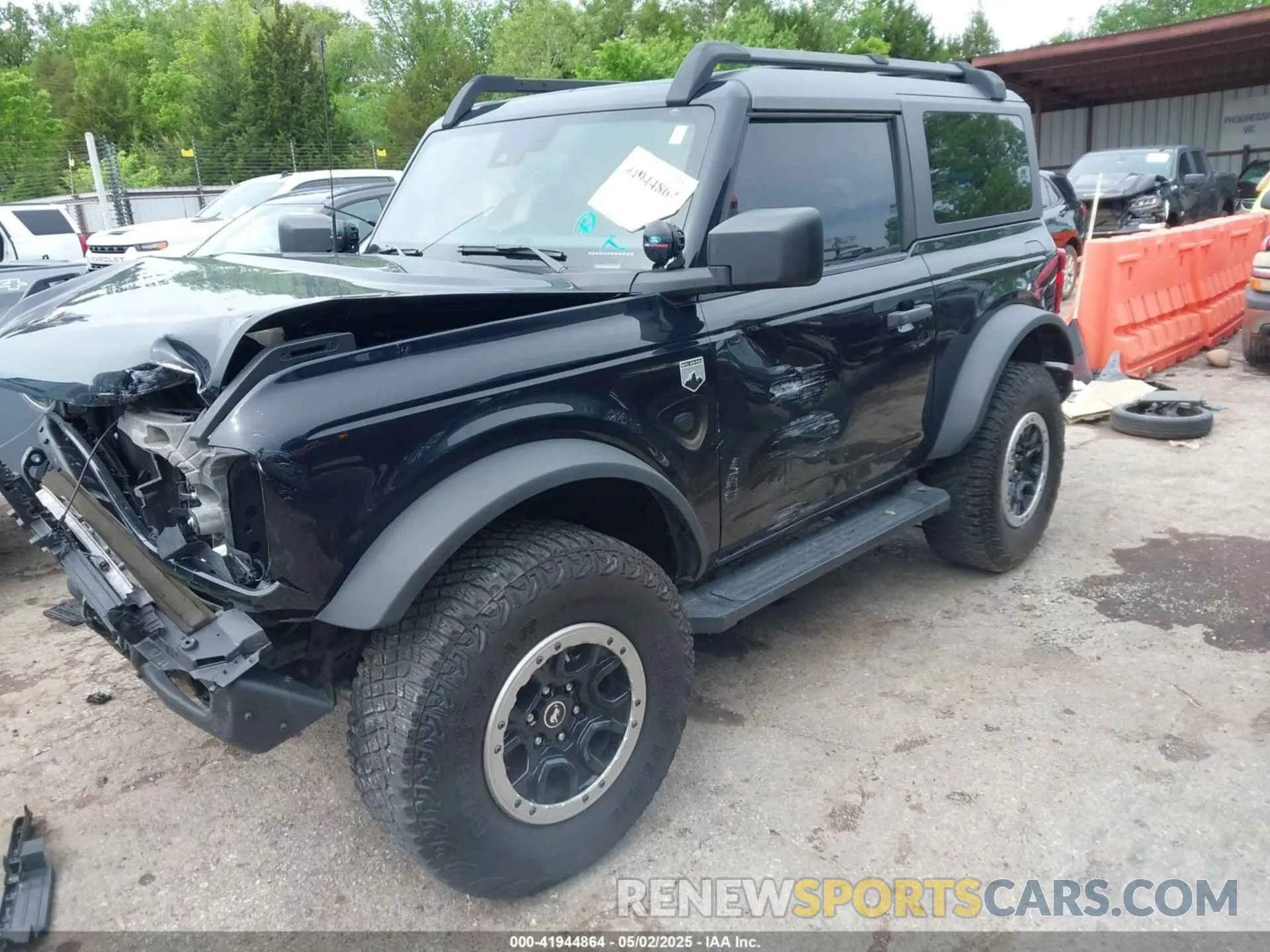 2 fotografías del automóvil dañado 1FMDE5CHXMLA64063 FORD BRONCO 2021