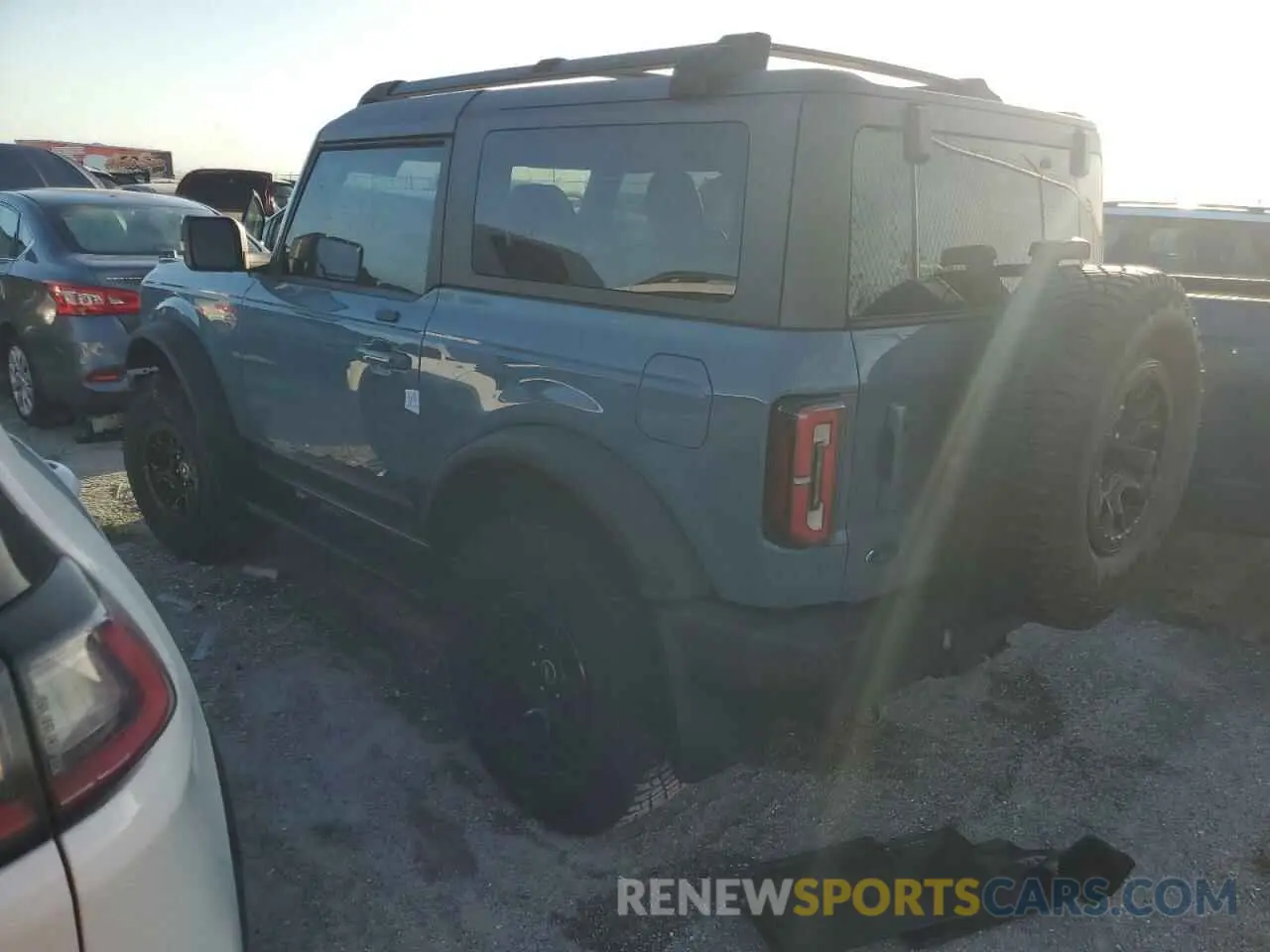 2 fotografías del automóvil dañado 1FMDE5CP5MLA66892 FORD BRONCO 2021