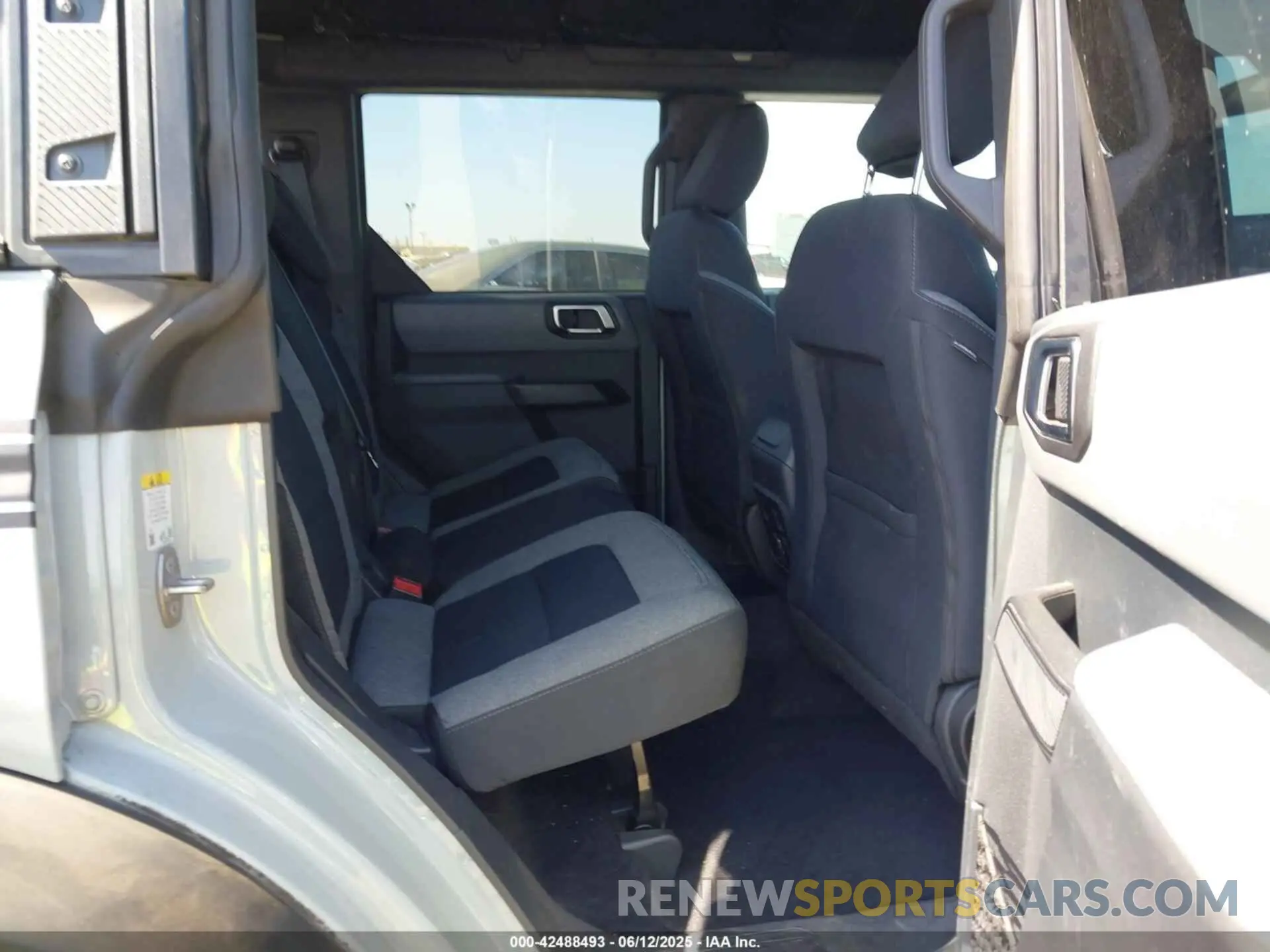 8 fotografías del automóvil dañado 1FMDE5DH0MLA94865 FORD BRONCO 2021
