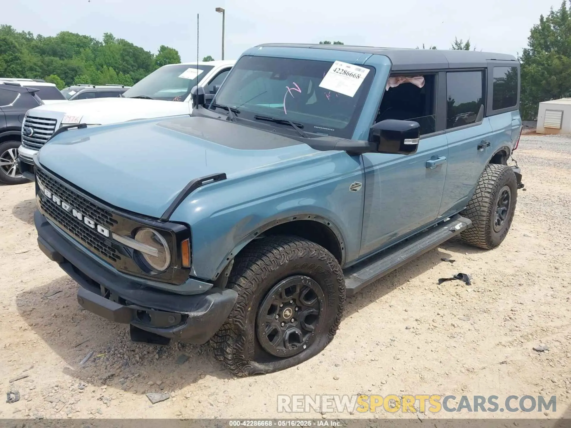 2 fotografías del automóvil dañado 1FMEE5DP5MLA71724 FORD BRONCO 2021