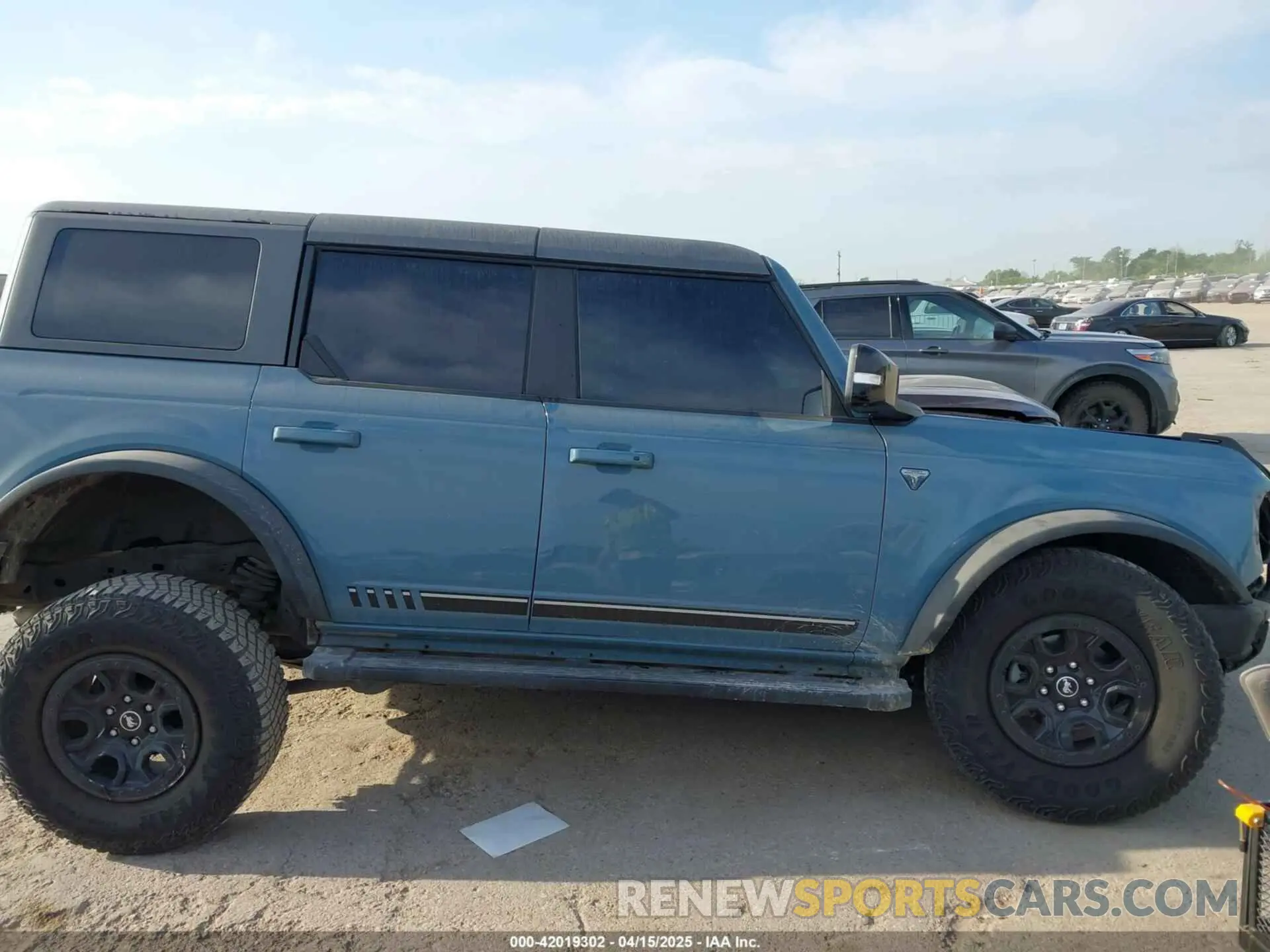 14 fotografías del automóvil dañado 1FMEE5EPXMLA43075 FORD BRONCO 2021