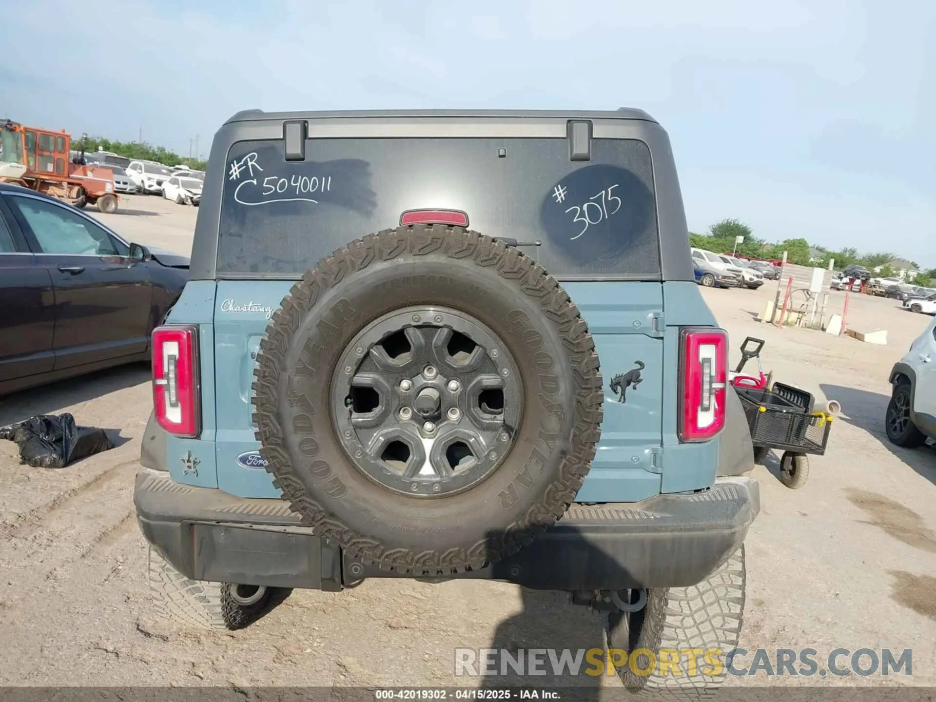 17 fotografías del automóvil dañado 1FMEE5EPXMLA43075 FORD BRONCO 2021