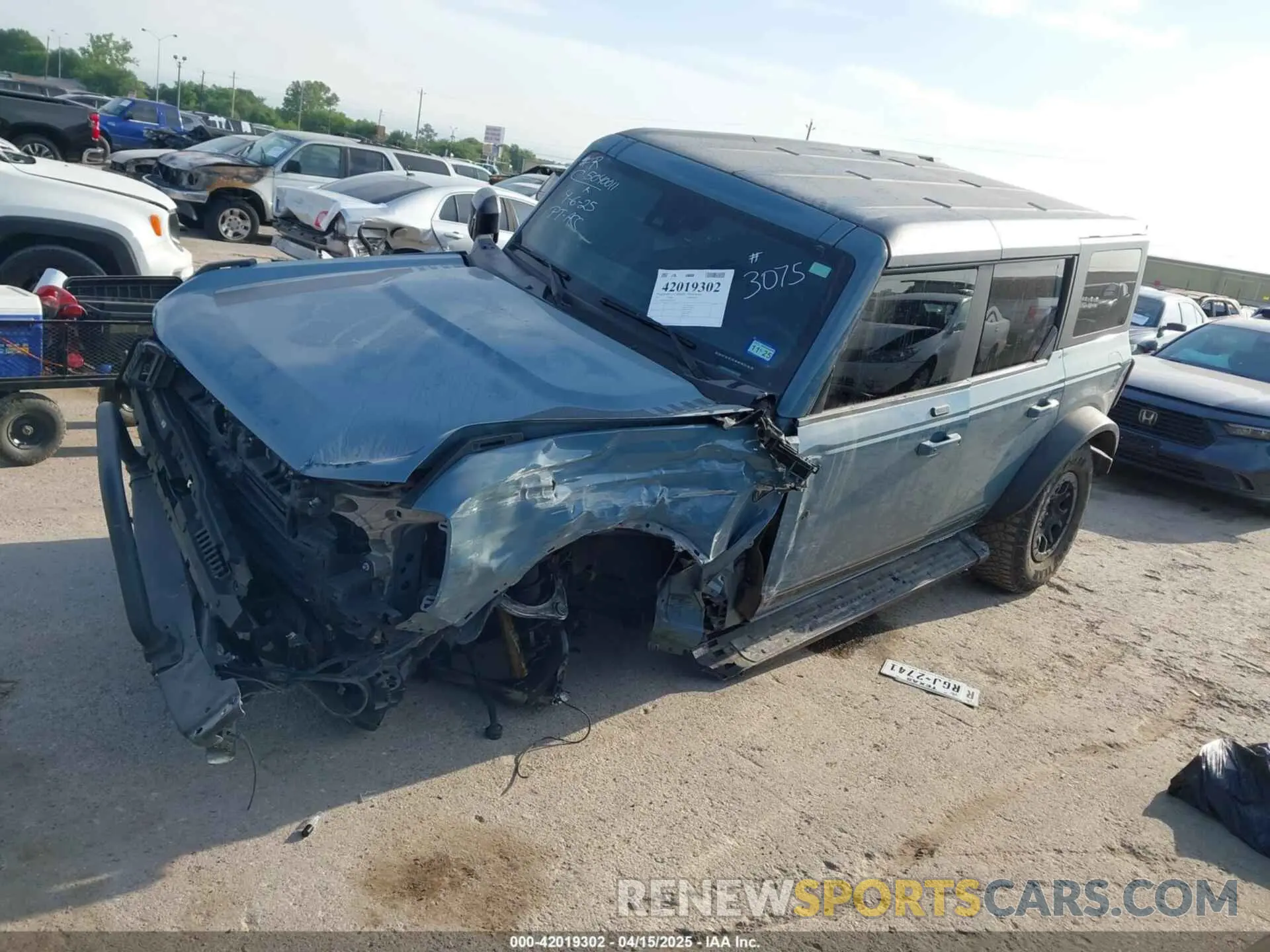 2 fotografías del automóvil dañado 1FMEE5EPXMLA43075 FORD BRONCO 2021